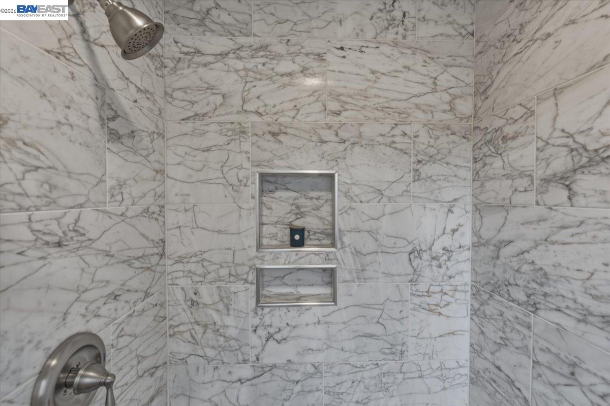 Detail Gallery Image 22 of 44 For 6130 Harbord Dr, Oakland,  CA 94611 - 3 Beds | 3 Baths