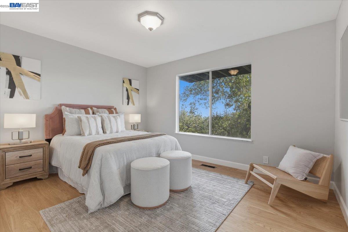 Detail Gallery Image 34 of 44 For 6130 Harbord Dr, Oakland,  CA 94611 - 3 Beds | 3 Baths