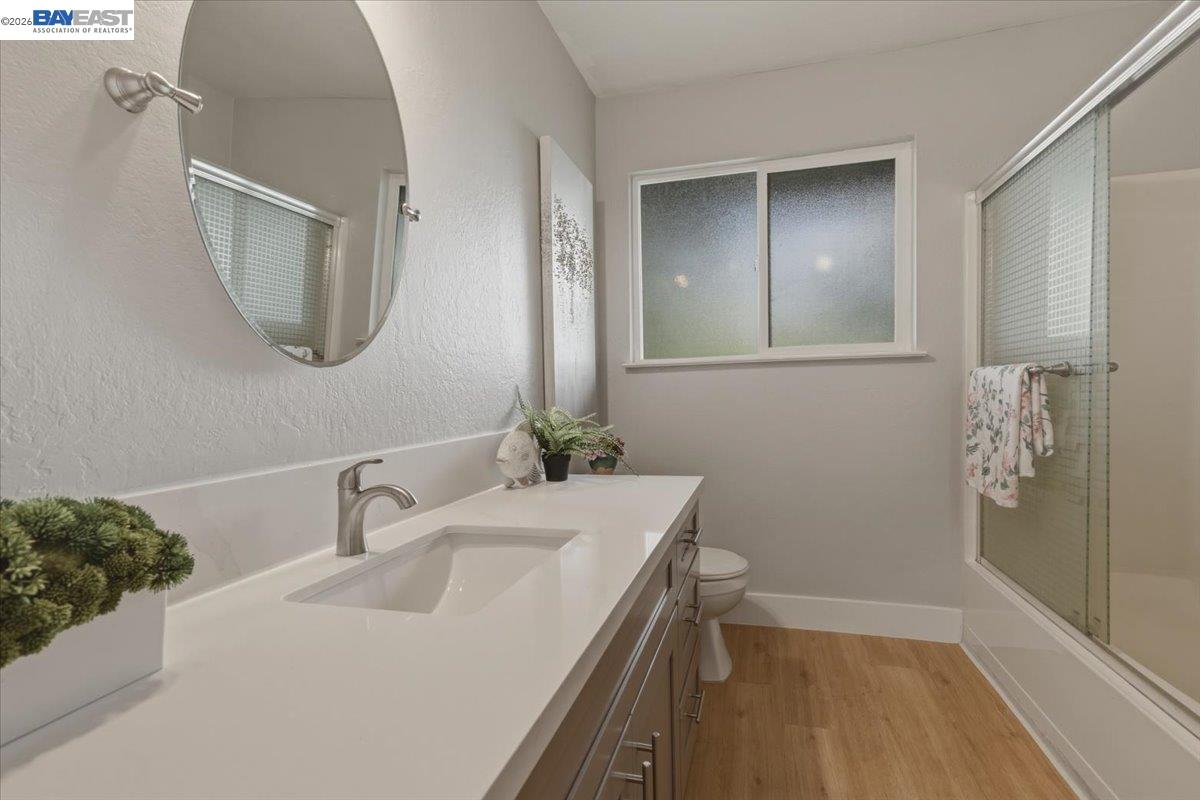 Detail Gallery Image 35 of 44 For 6130 Harbord Dr, Oakland,  CA 94611 - 3 Beds | 3 Baths