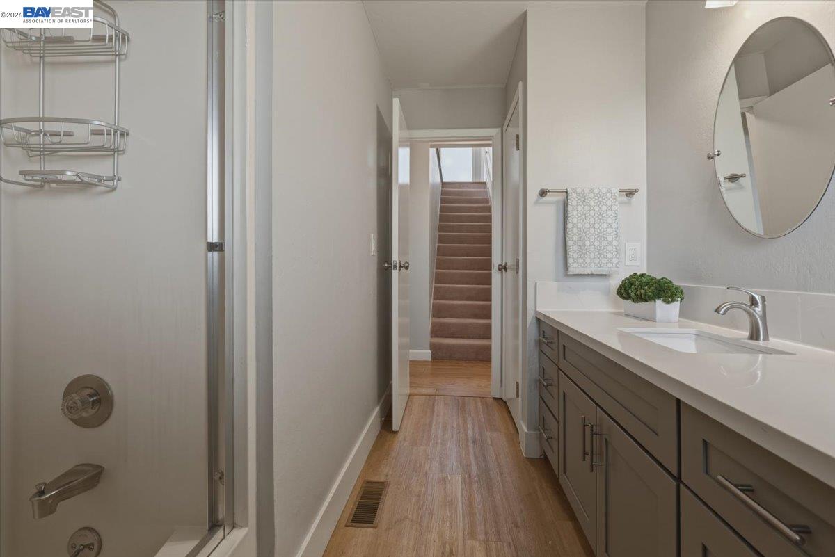 Detail Gallery Image 36 of 44 For 6130 Harbord Dr, Oakland,  CA 94611 - 3 Beds | 3 Baths