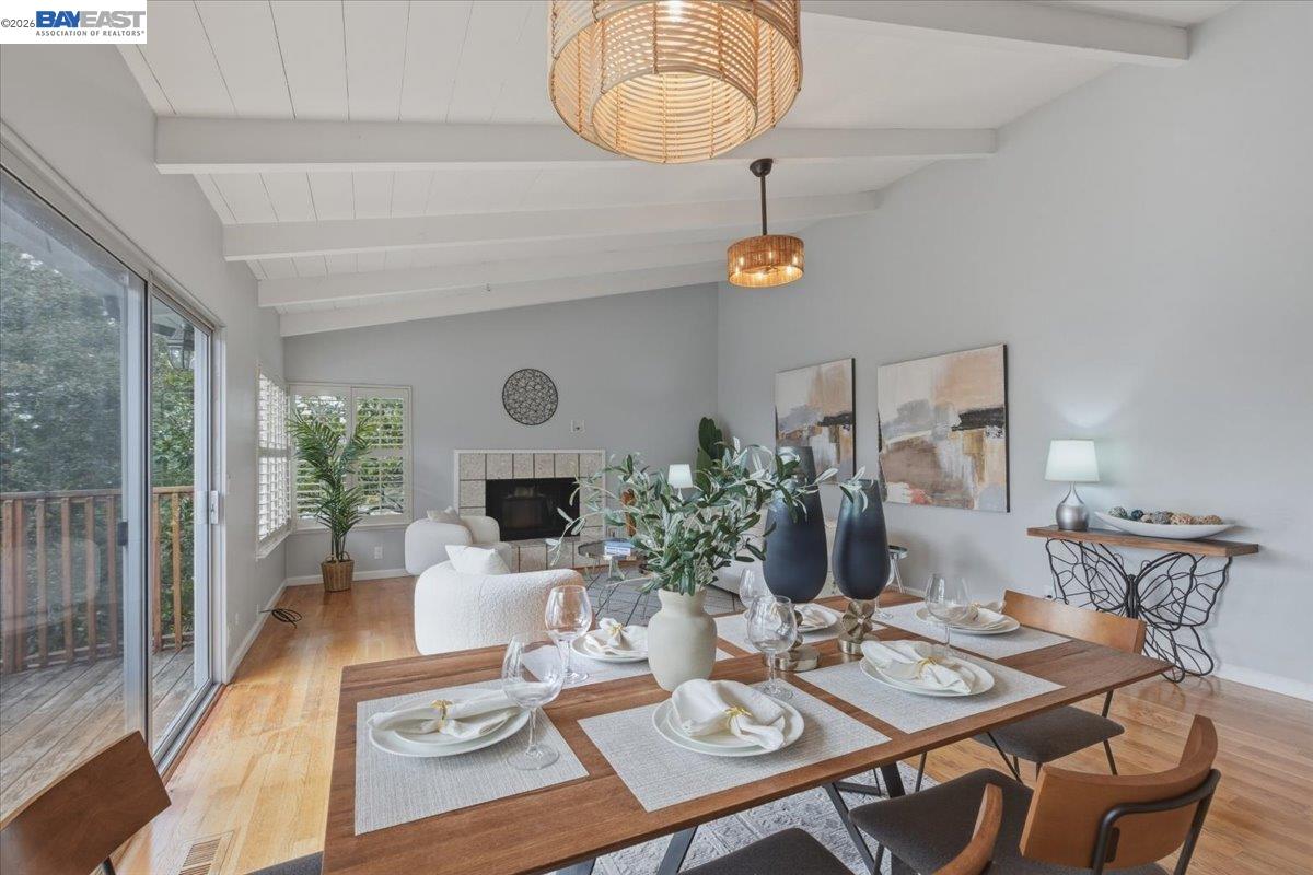 Detail Gallery Image 5 of 43 For 6130 Harbord Dr, Oakland,  CA 94611 - 3 Beds | 3 Baths