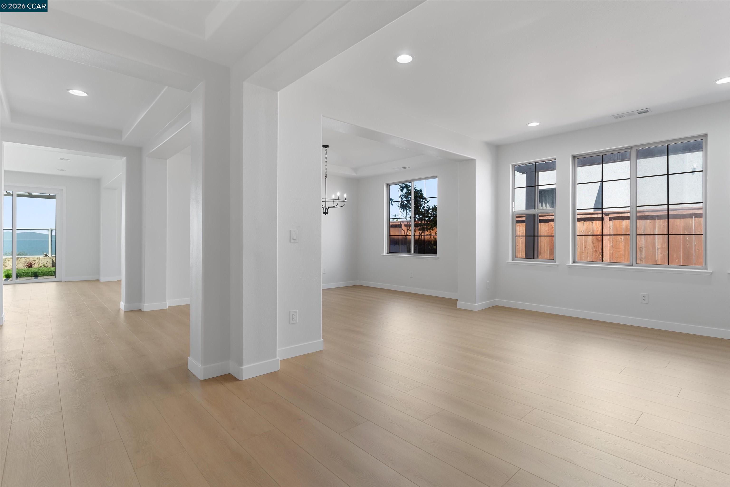 Detail Gallery Image 11 of 24 For 1105 Rock Harbor Point, Hercules,  CA 94547 - 5 Beds | 4 Baths