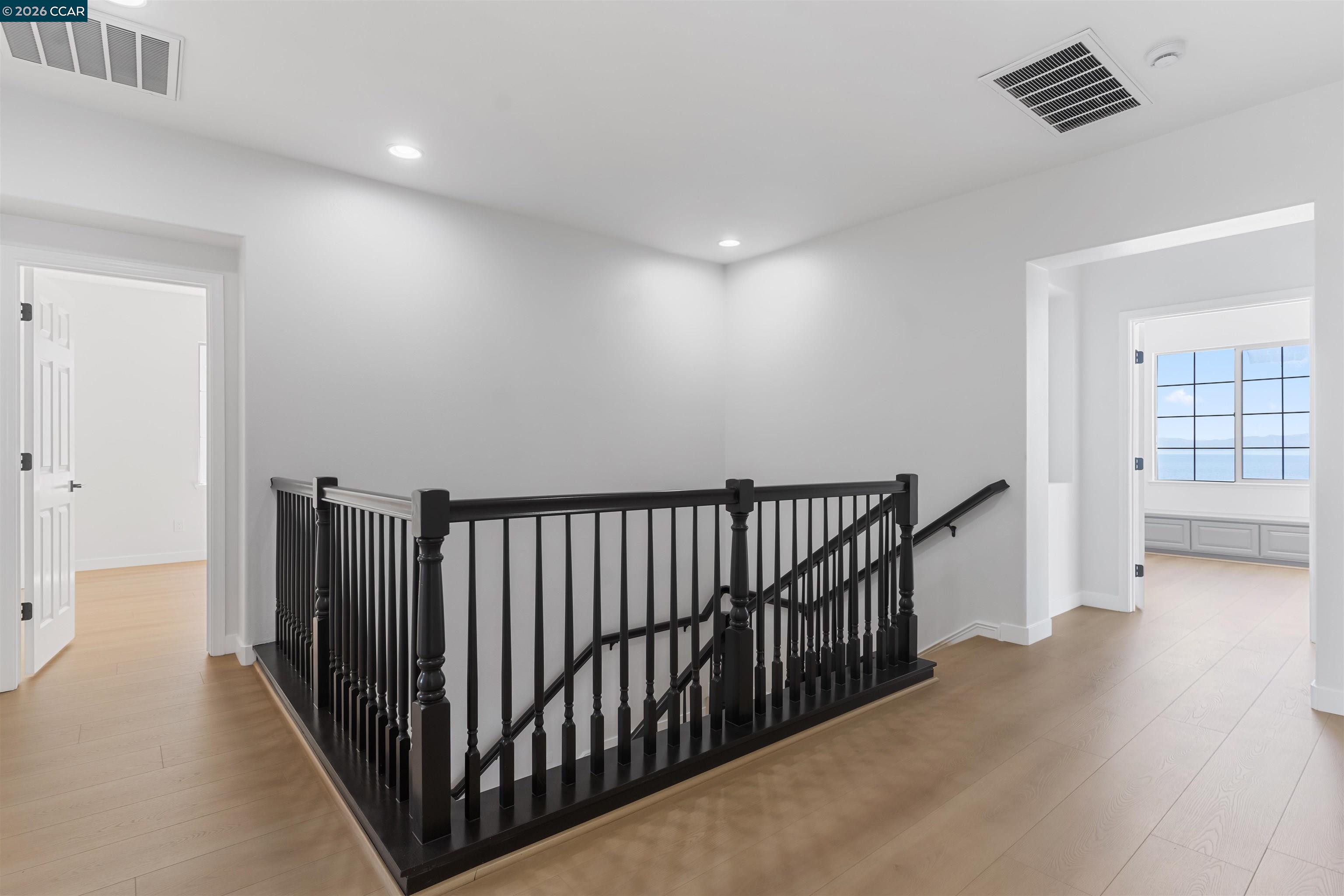 Detail Gallery Image 12 of 24 For 1105 Rock Harbor Point, Hercules,  CA 94547 - 5 Beds | 4 Baths