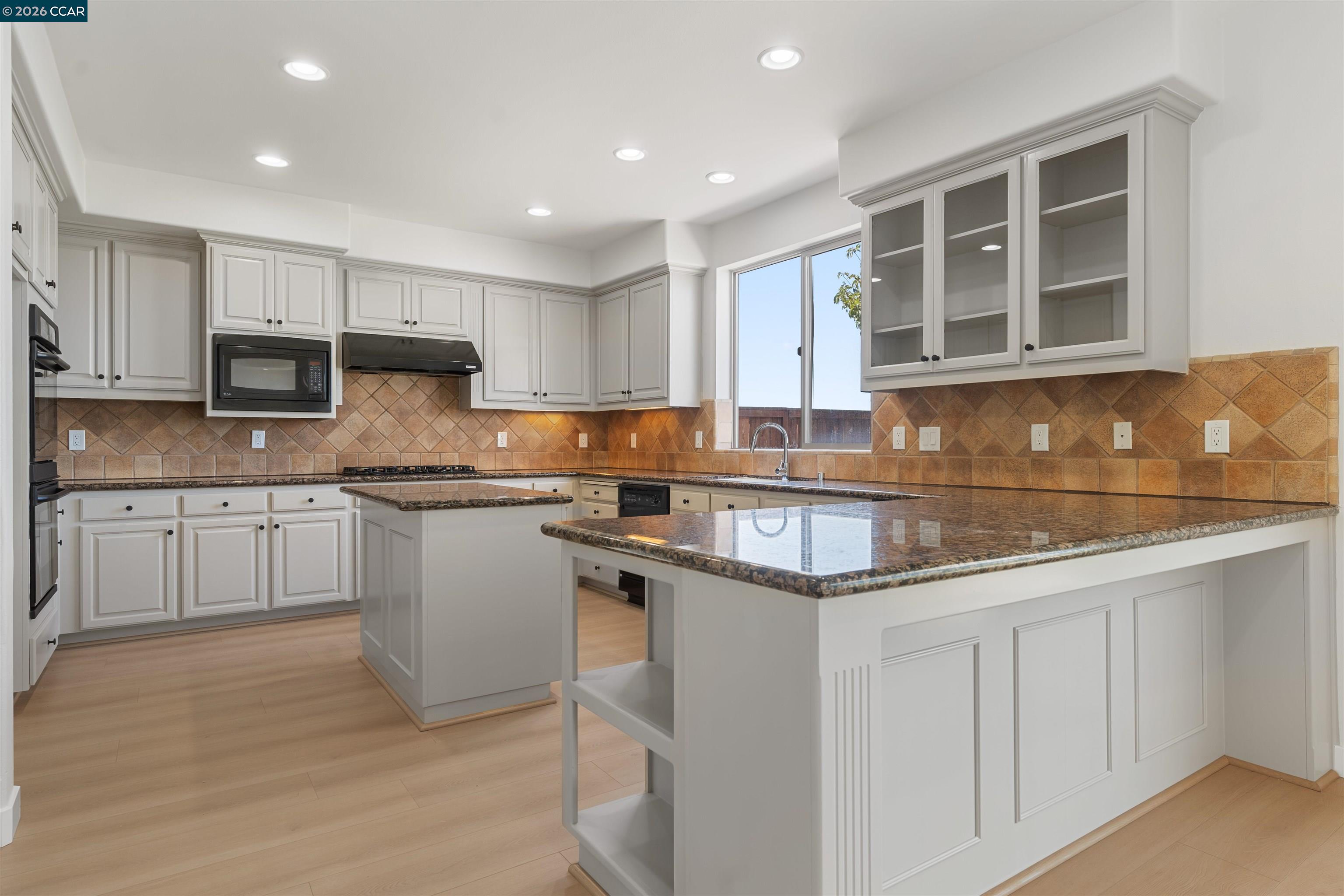 Detail Gallery Image 6 of 24 For 1105 Rock Harbor Point, Hercules,  CA 94547 - 5 Beds | 4 Baths