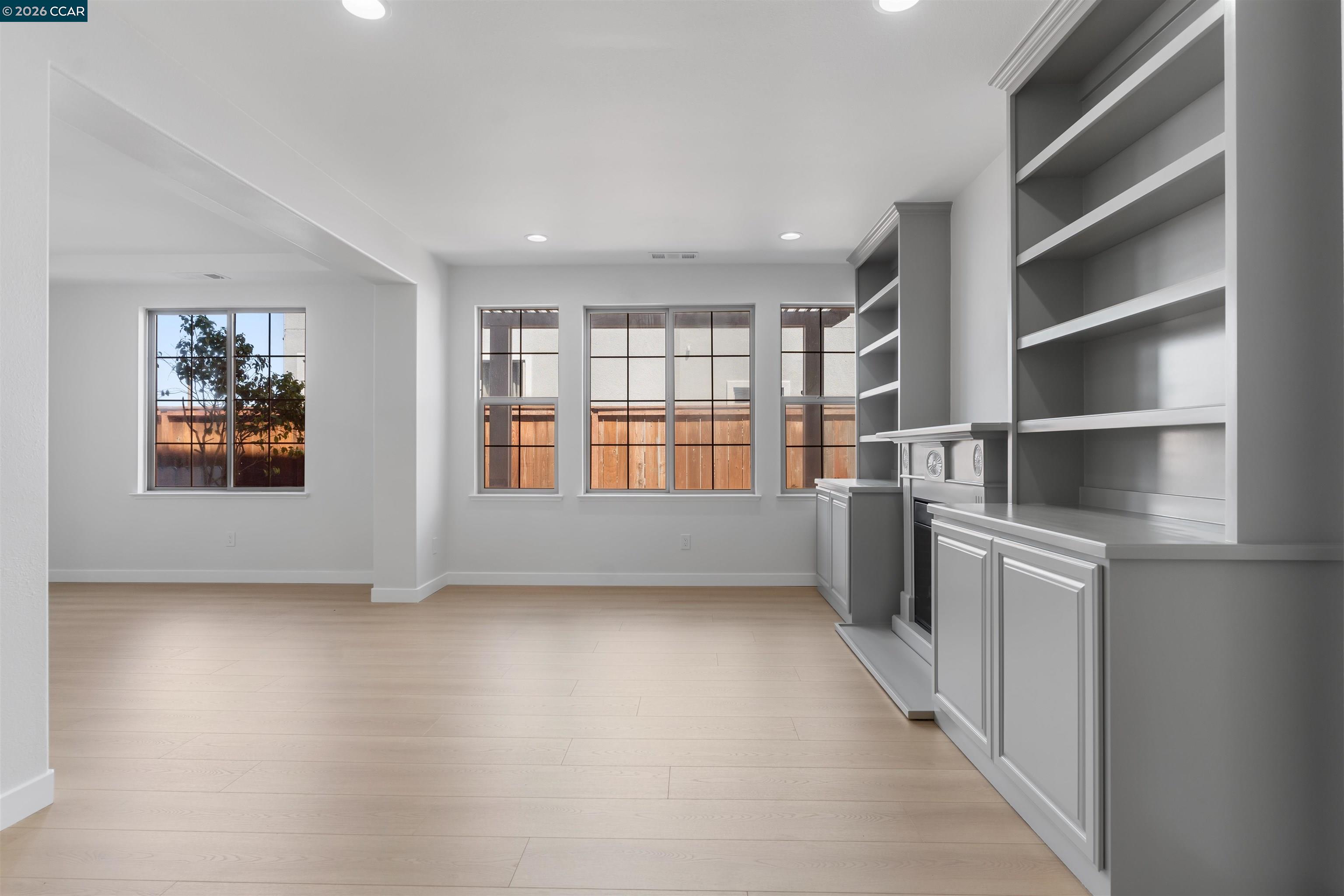 Detail Gallery Image 10 of 24 For 1105 Rock Harbor Point, Hercules,  CA 94547 - 5 Beds | 4 Baths