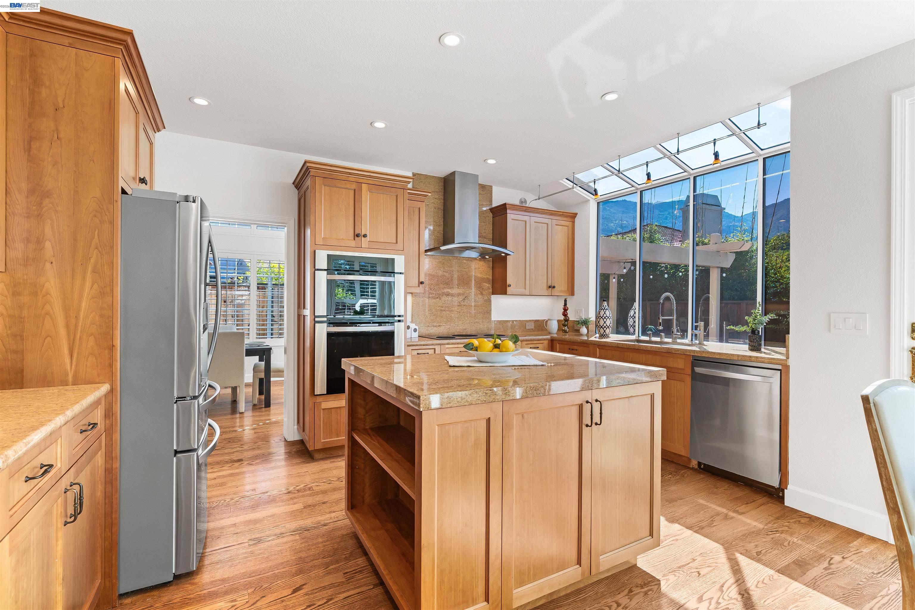 Detail Gallery Image 12 of 39 For 258 El Pueblo Place, Clayton,  CA 94517-9998 - 5 Beds | 3 Baths