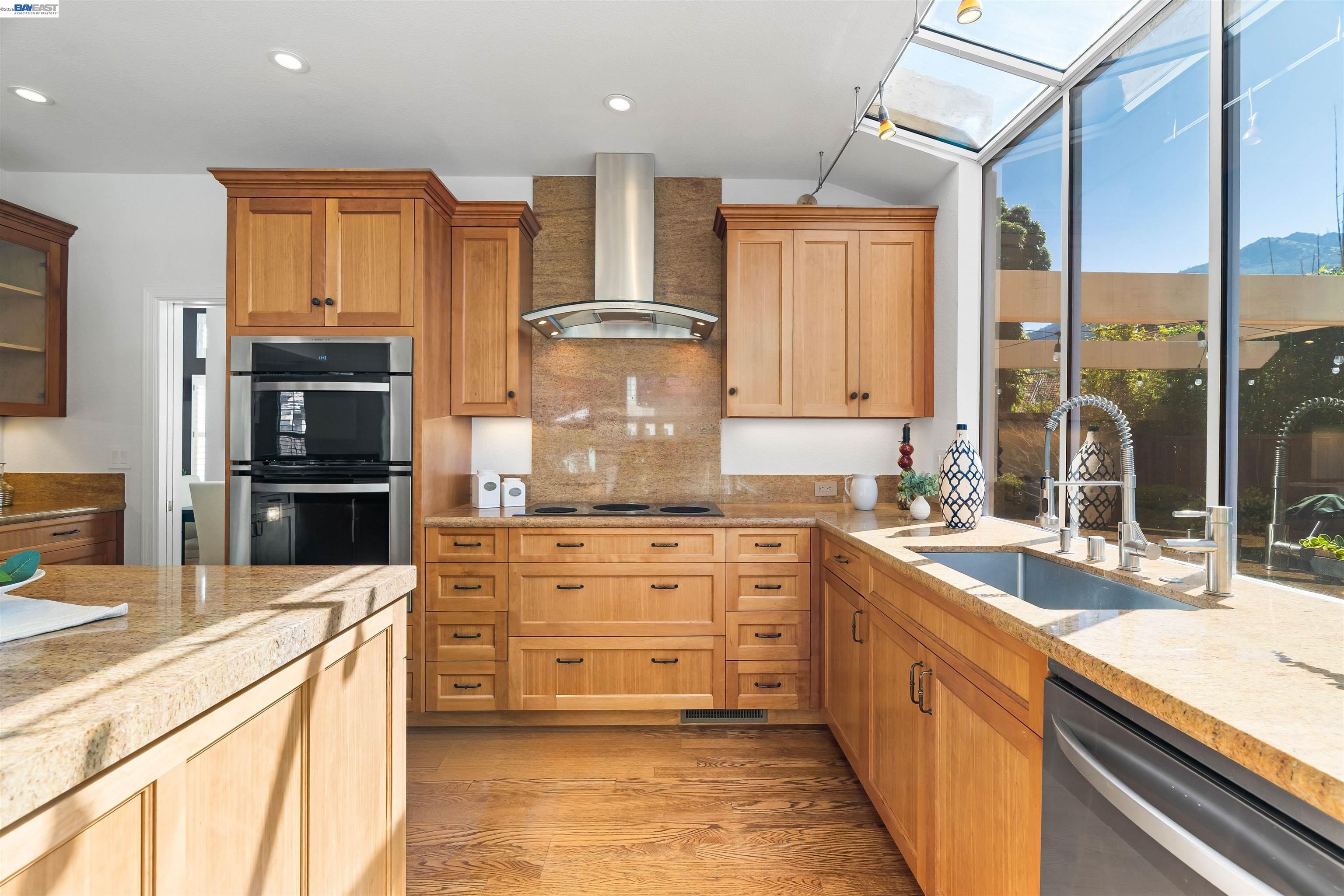 Detail Gallery Image 18 of 39 For 258 El Pueblo Place, Clayton,  CA 94517-9998 - 5 Beds | 3 Baths