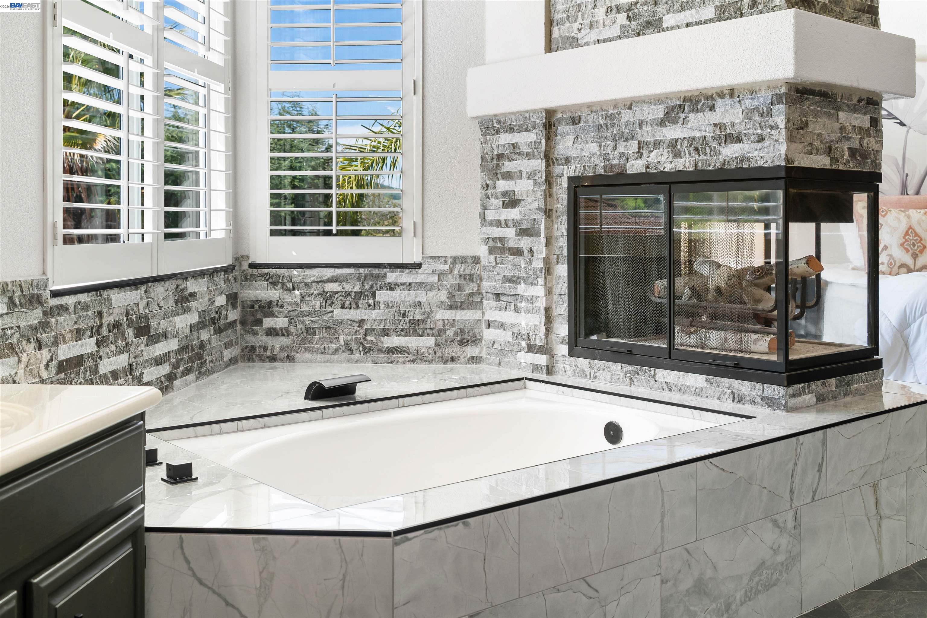 Detail Gallery Image 24 of 39 For 258 El Pueblo Place, Clayton,  CA 94517-9998 - 5 Beds | 3 Baths