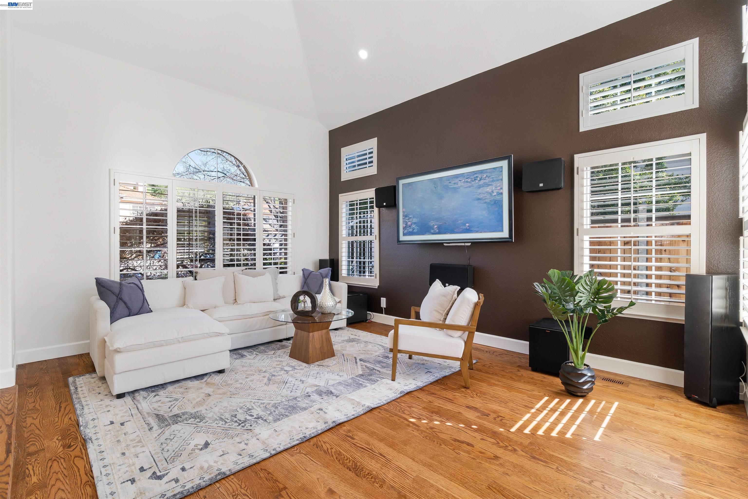 Detail Gallery Image 7 of 39 For 258 El Pueblo Place, Clayton,  CA 94517-9998 - 5 Beds | 3 Baths