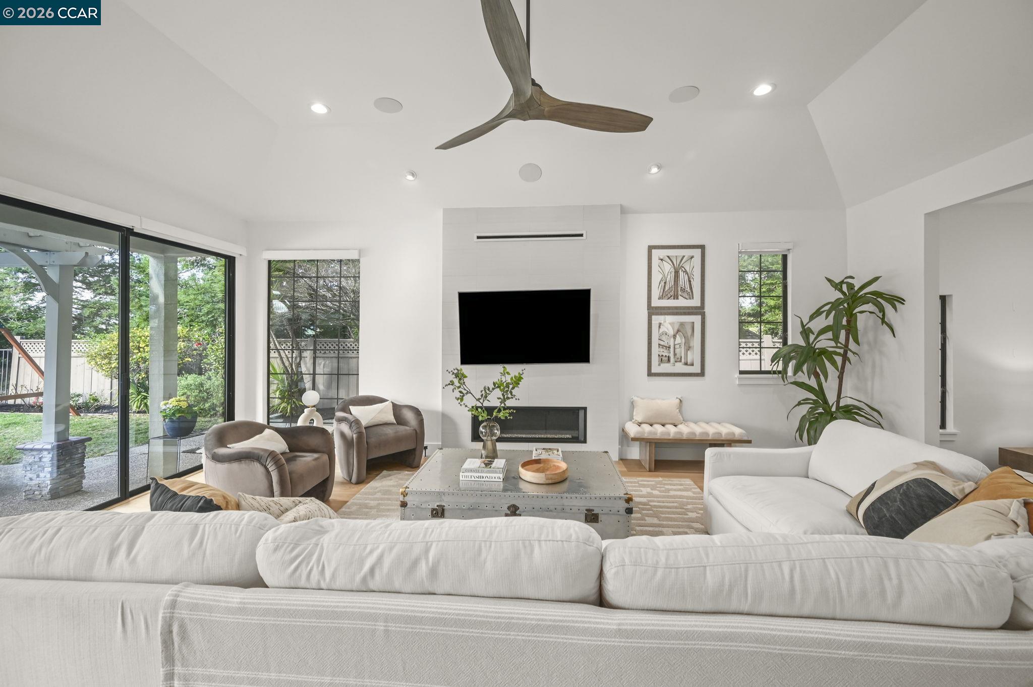 Detail Gallery Image 12 of 56 For 4060 Sugar Maple Dr, Danville,  CA 94506 - 4 Beds | 3 Baths