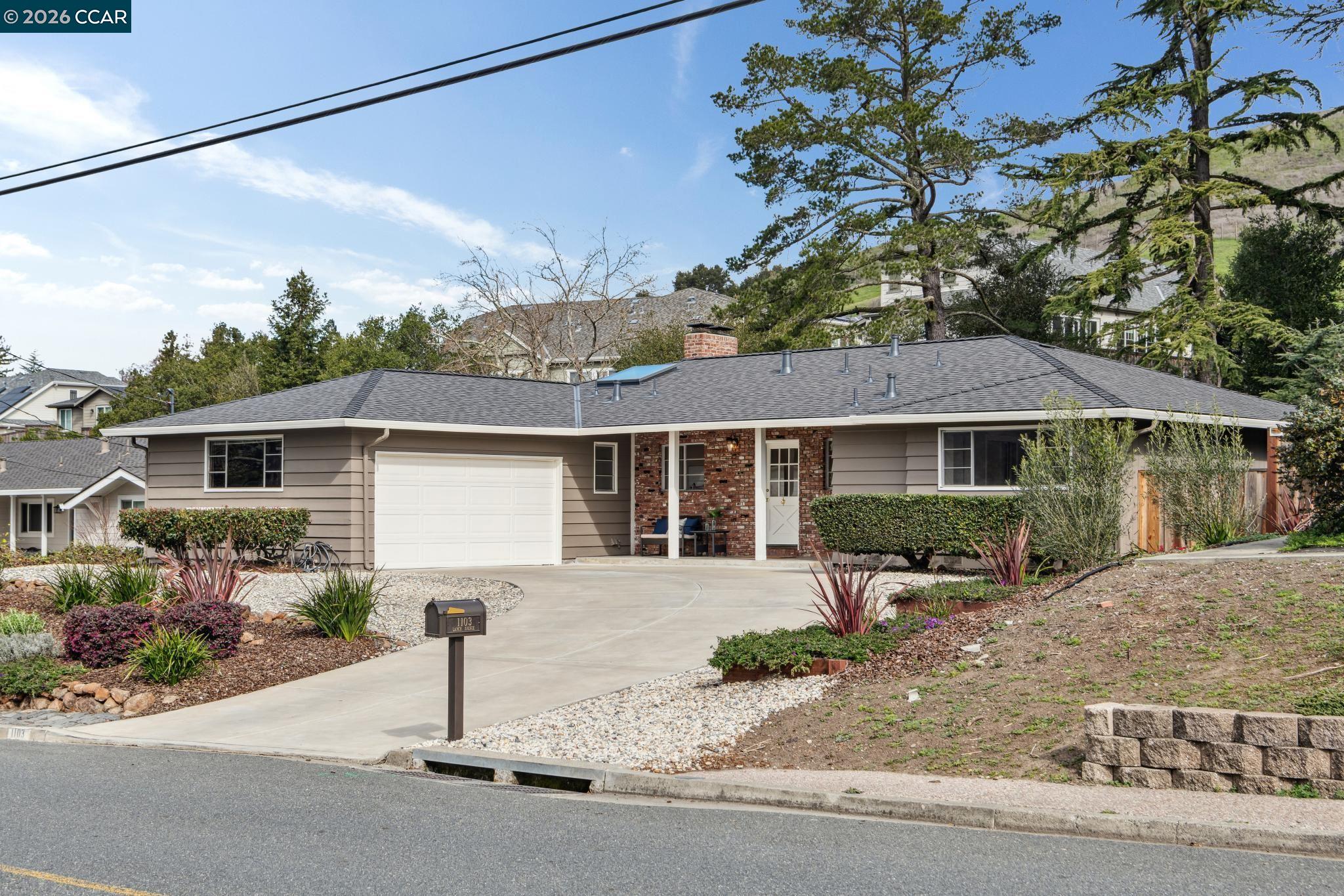 Detail Gallery Image 2 of 46 For 1103 Larch Avenue, Moraga,  CA 94556 - 3 Beds | 2 Baths