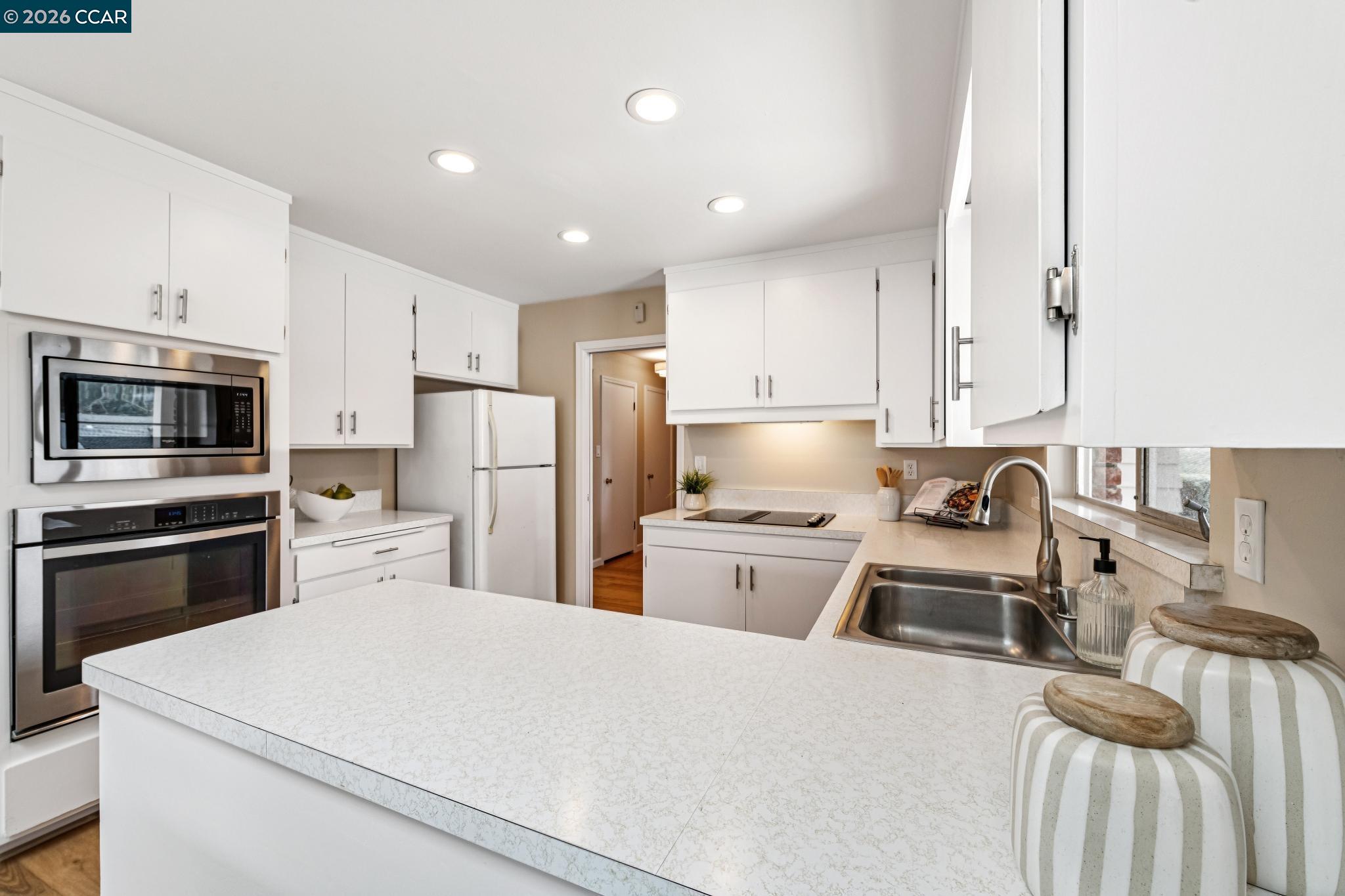 Detail Gallery Image 13 of 46 For 1103 Larch Avenue, Moraga,  CA 94556 - 3 Beds | 2 Baths