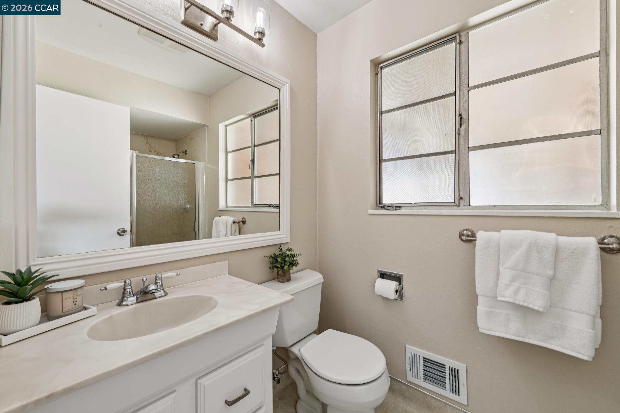 Detail Gallery Image 23 of 46 For 1103 Larch Avenue, Moraga,  CA 94556 - 3 Beds | 2 Baths