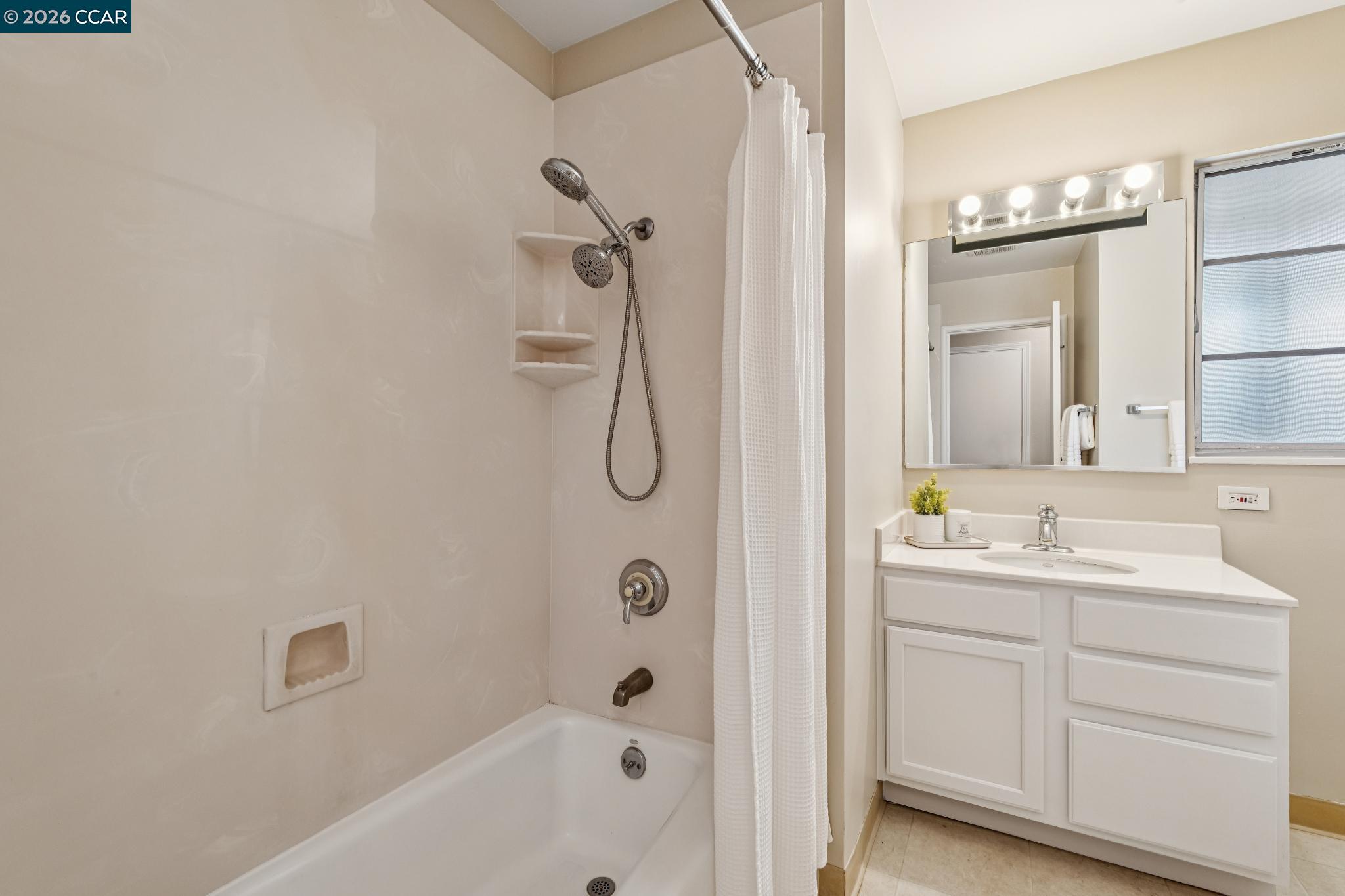 Detail Gallery Image 26 of 46 For 1103 Larch Avenue, Moraga,  CA 94556 - 3 Beds | 2 Baths