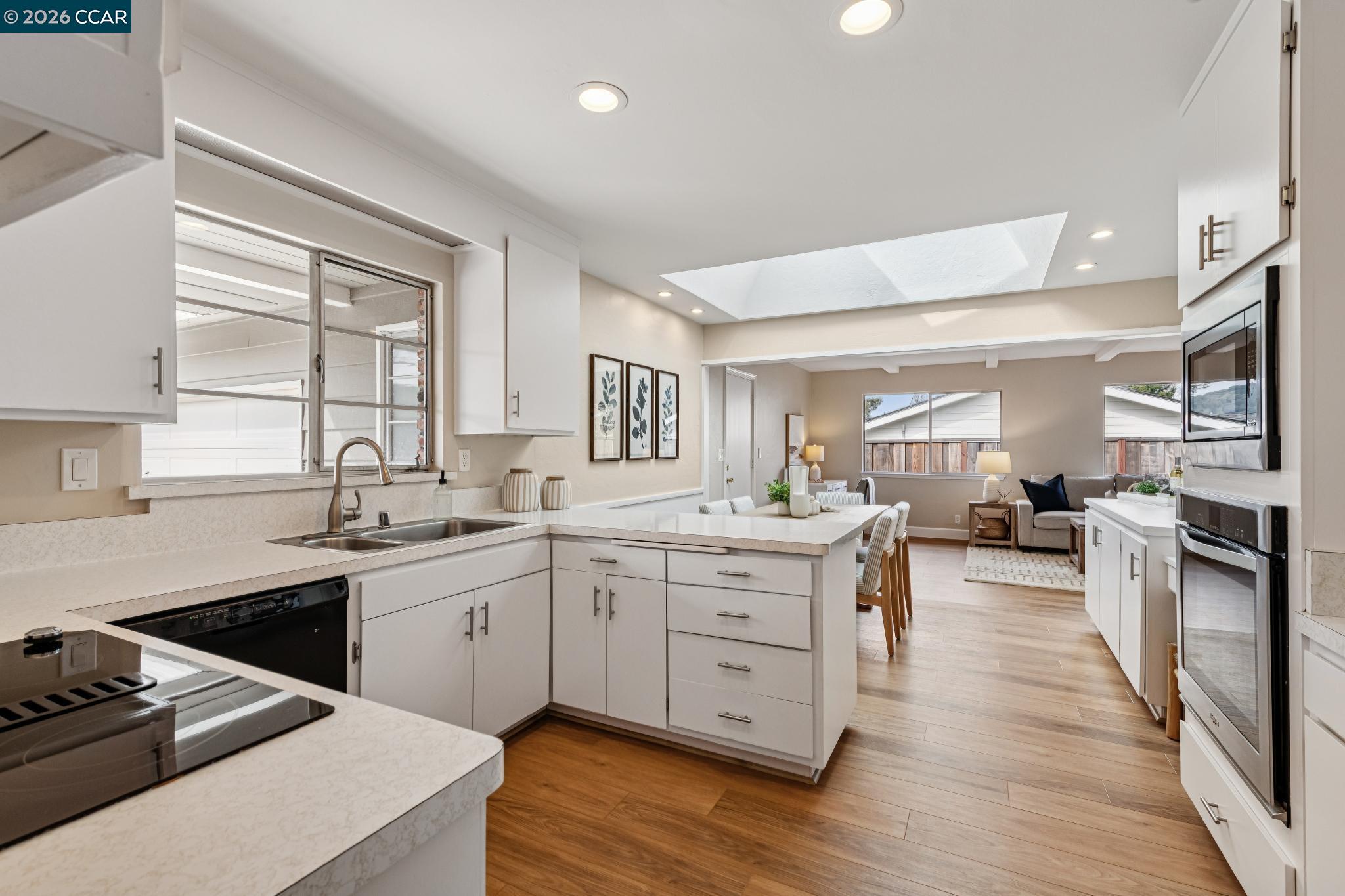 Detail Gallery Image 10 of 46 For 1103 Larch Avenue, Moraga,  CA 94556 - 3 Beds | 2 Baths