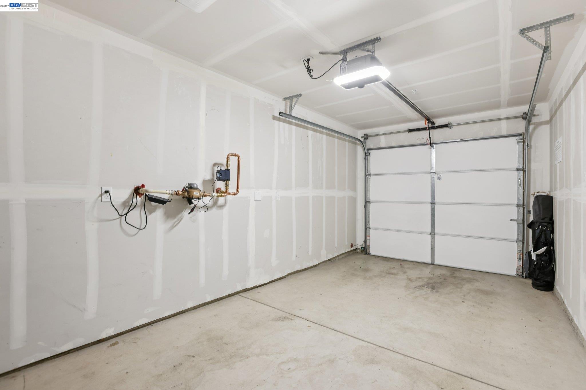 Detail Gallery Image 20 of 26 For 2870 Derbyline Ln, Alameda,  CA 94501 - 2 Beds | 1/1 Baths