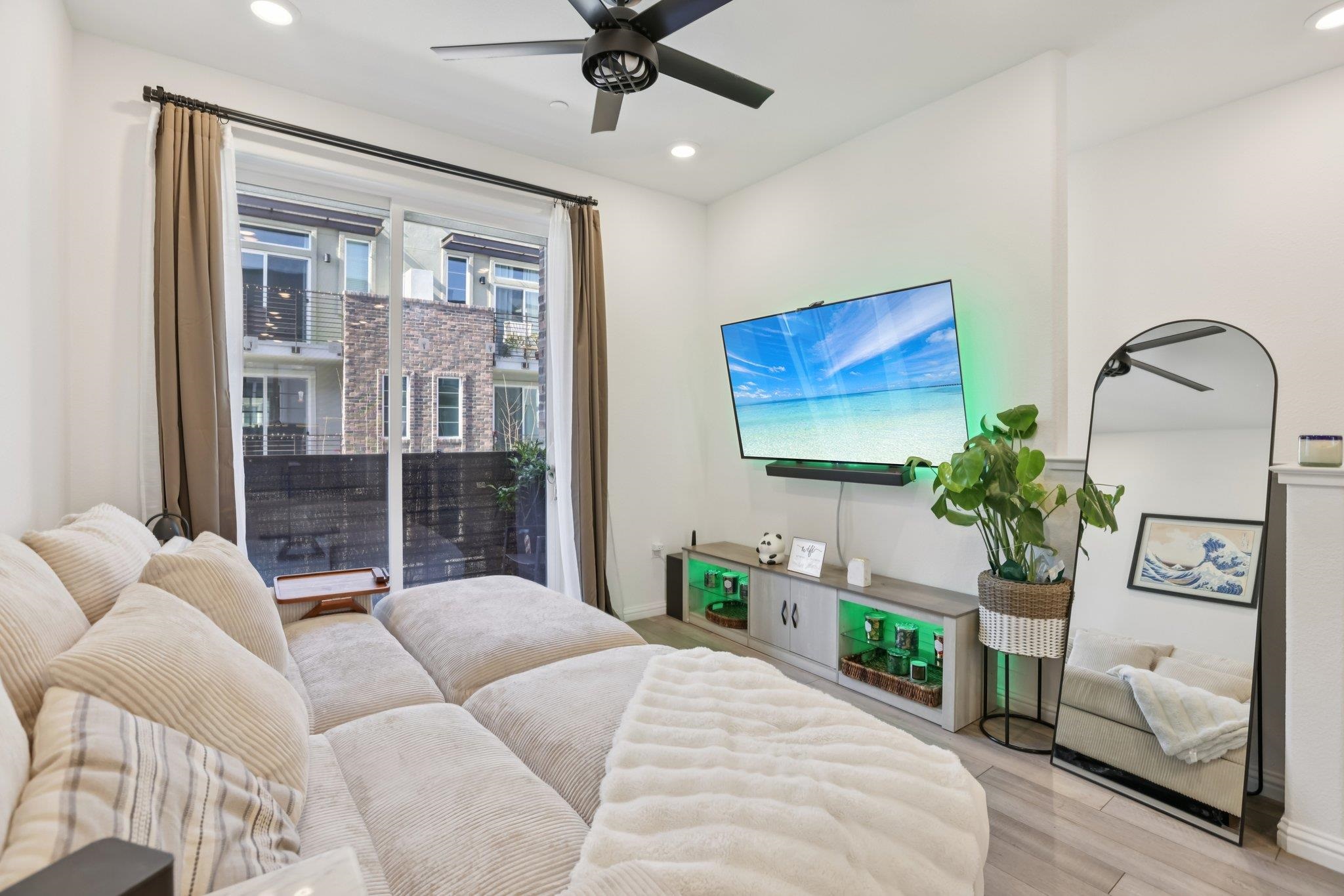 Photo #3: 41123876 Listing: Photo #3