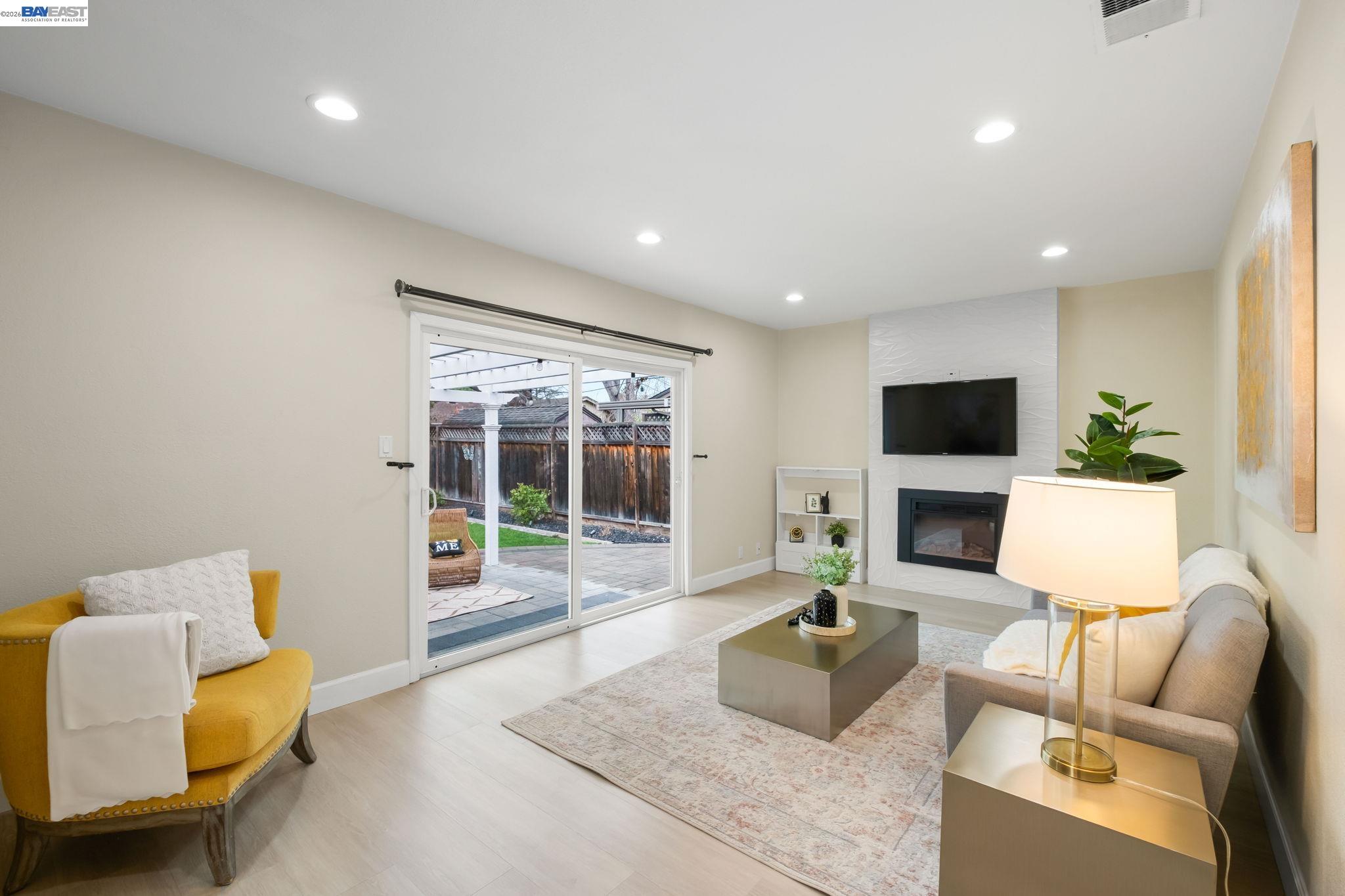 Detail Gallery Image 16 of 45 For 4234 Chapman Way, Pleasanton,  CA 94588-3961 - 4 Beds | 2 Baths