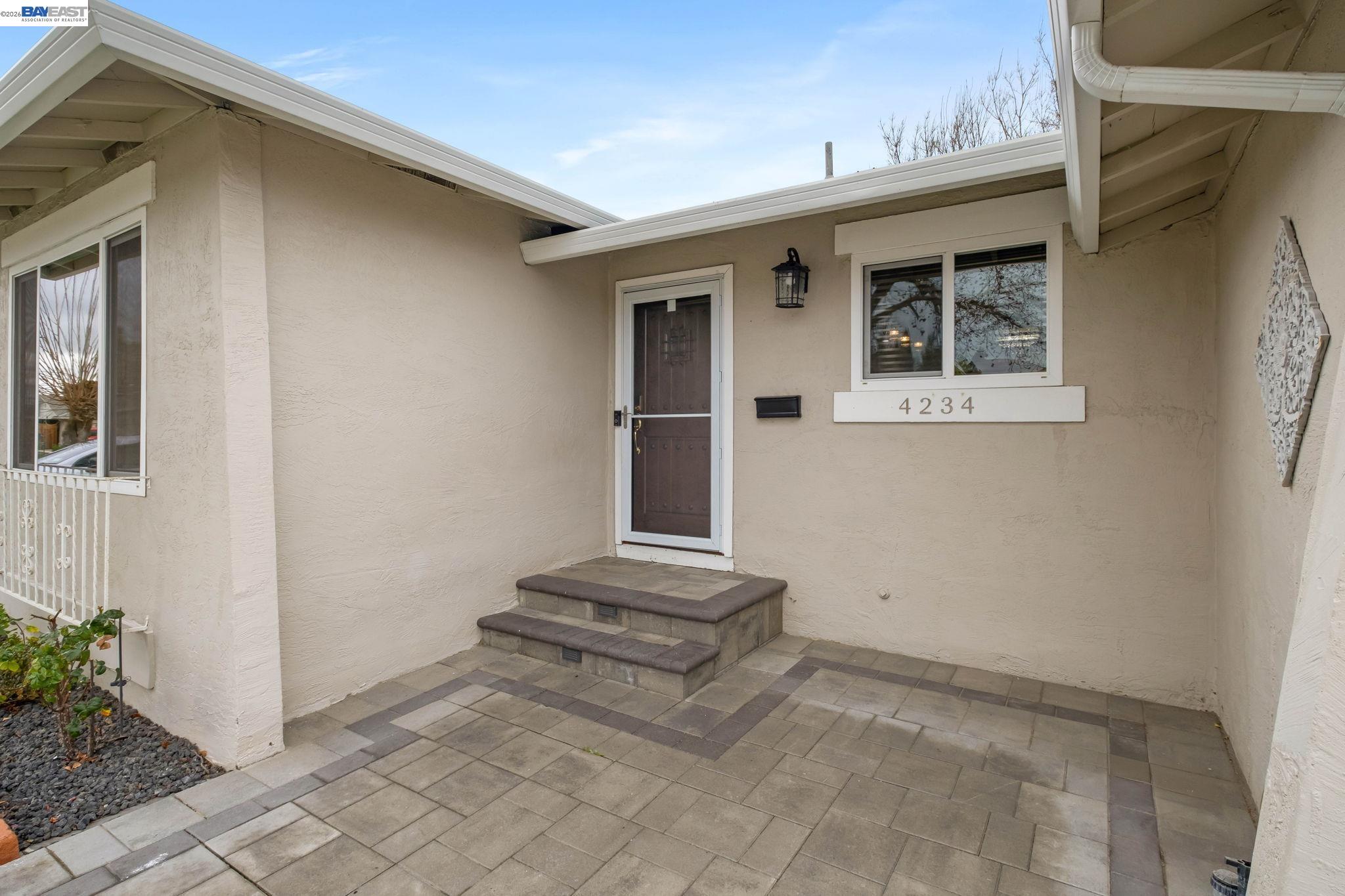 Detail Gallery Image 4 of 45 For 4234 Chapman Way, Pleasanton,  CA 94588-3961 - 4 Beds | 2 Baths