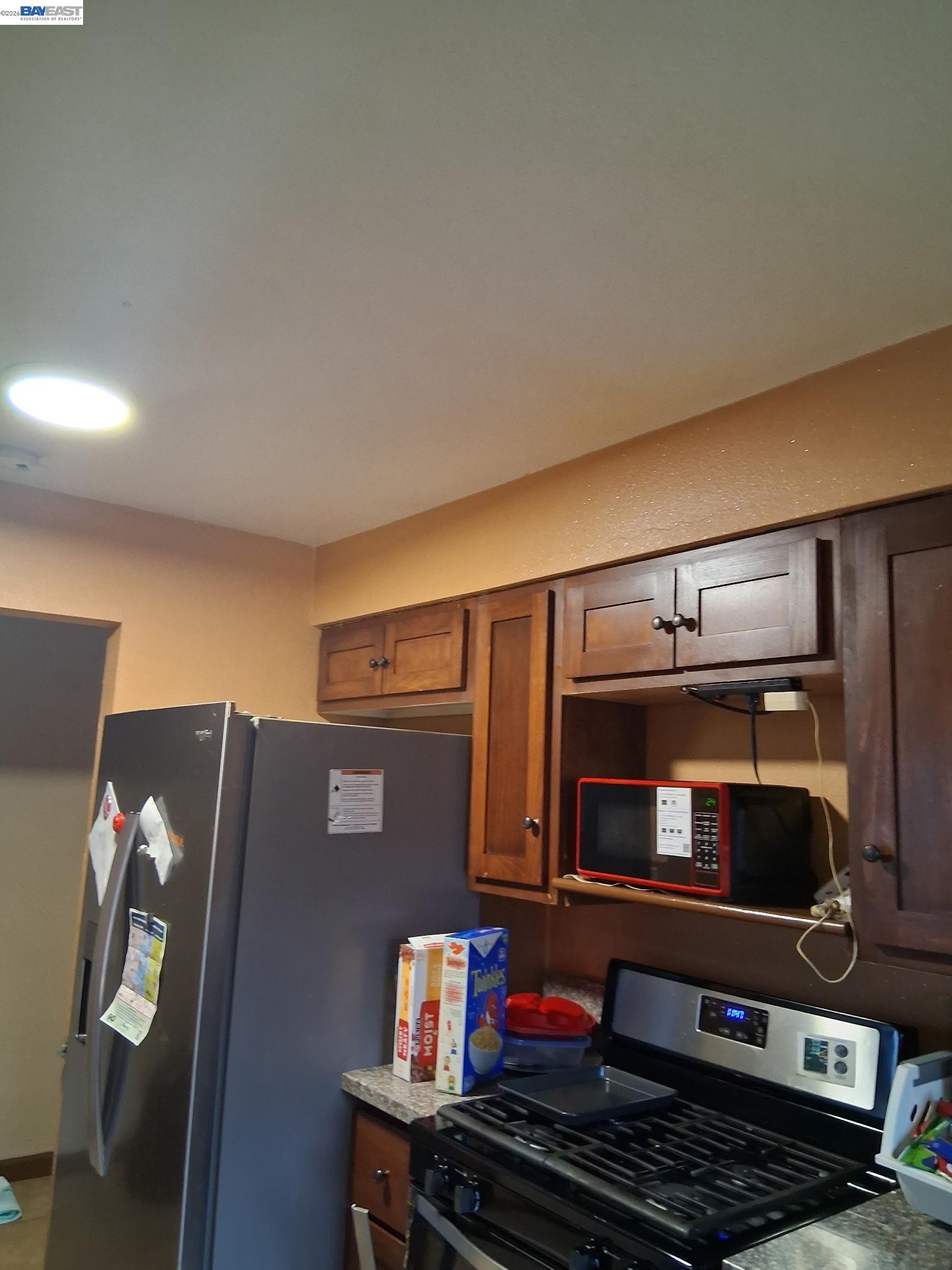 Detail Gallery Image 7 of 36 For 4820 Mcnary Court, Modesto,  CA 95357 - 3 Beds | 2 Baths