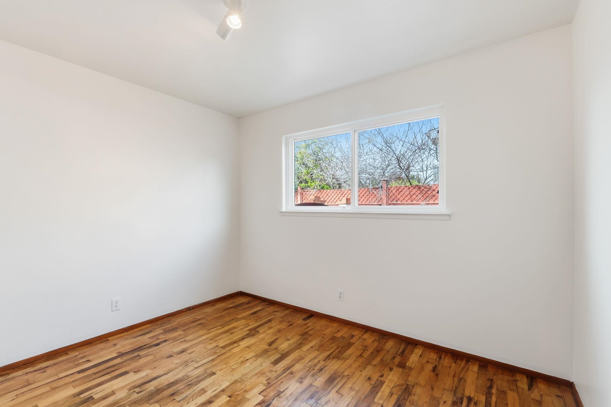 Detail Gallery Image 21 of 26 For 1609 Darwin St, Seaside,  CA 93955-4507 - 3 Beds | 1/1 Baths