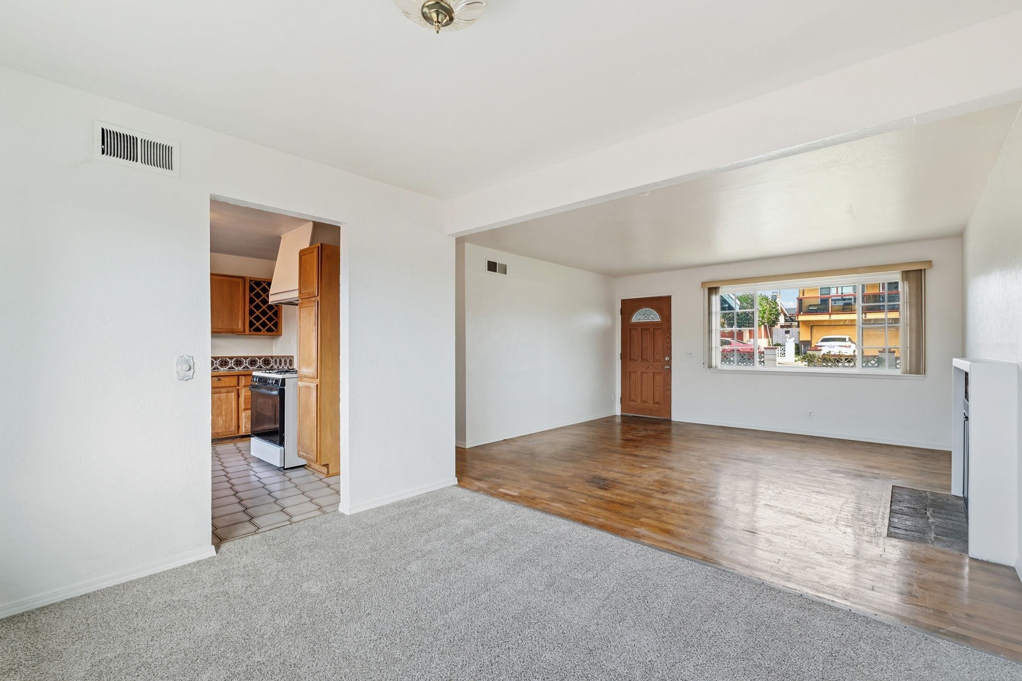 Detail Gallery Image 9 of 26 For 1609 Darwin St, Seaside,  CA 93955-4507 - 3 Beds | 1/1 Baths