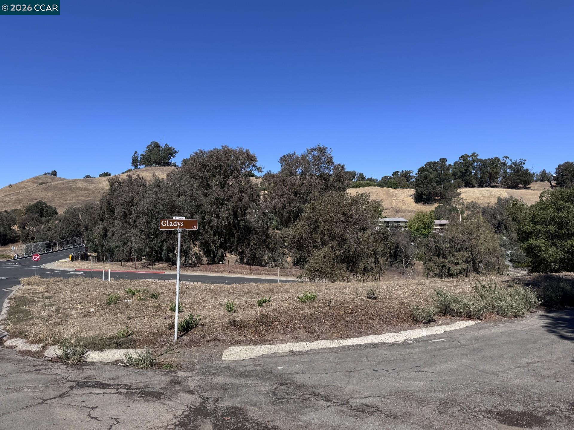 Detail Gallery Image 6 of 6 For Gladys Court, Lafayette,  CA 94549 - – Beds | – Baths