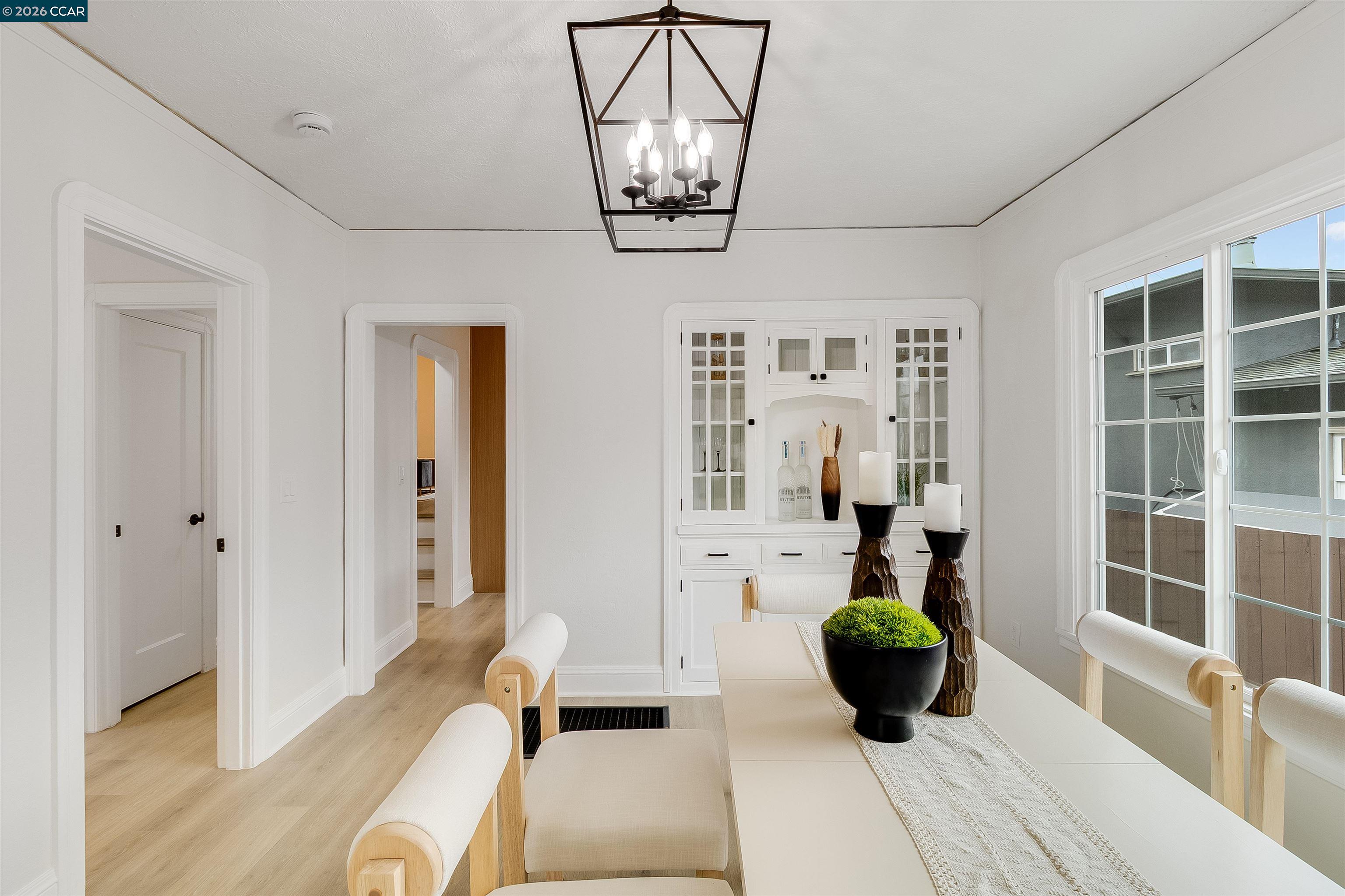 Detail Gallery Image 10 of 43 For 1604 Dwight Way, Berkeley,  CA 94703 - 2 Beds | 1 Baths