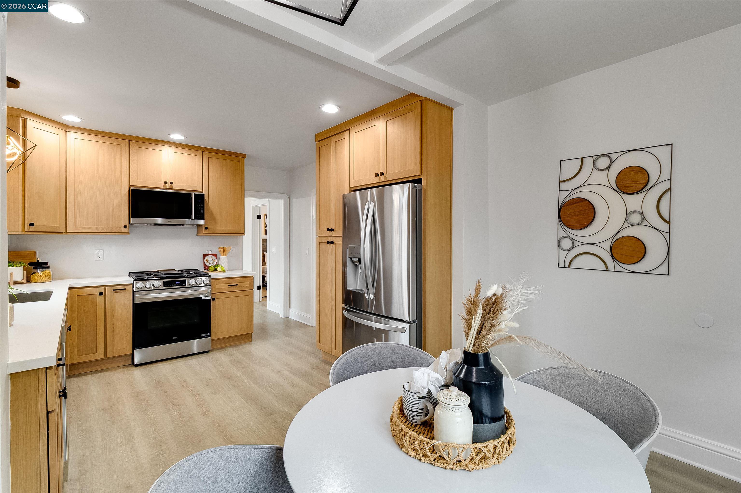 Detail Gallery Image 19 of 43 For 1604 Dwight Way, Berkeley,  CA 94703 - 2 Beds | 1 Baths