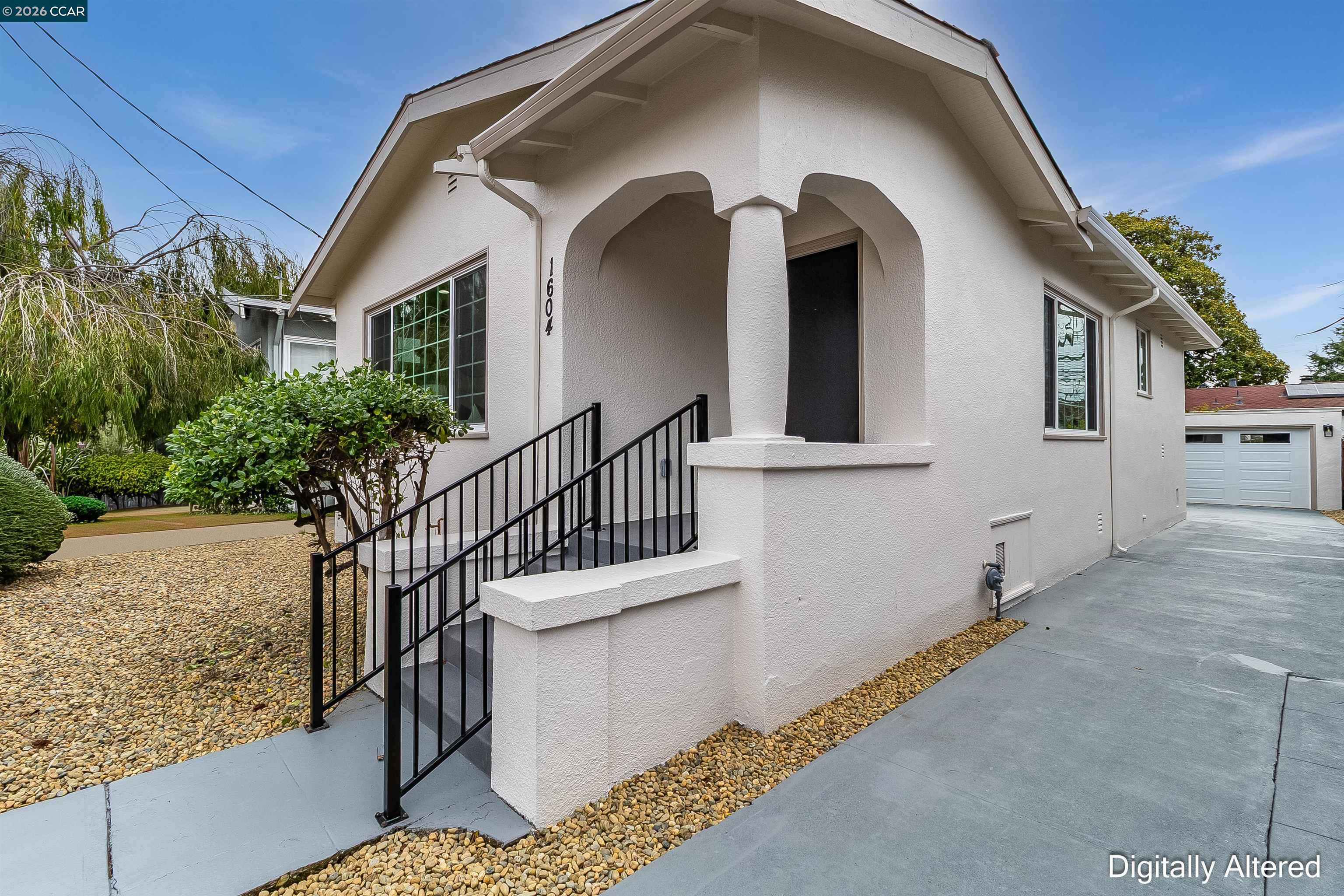 Detail Gallery Image 2 of 43 For 1604 Dwight Way, Berkeley,  CA 94703 - 2 Beds | 1 Baths