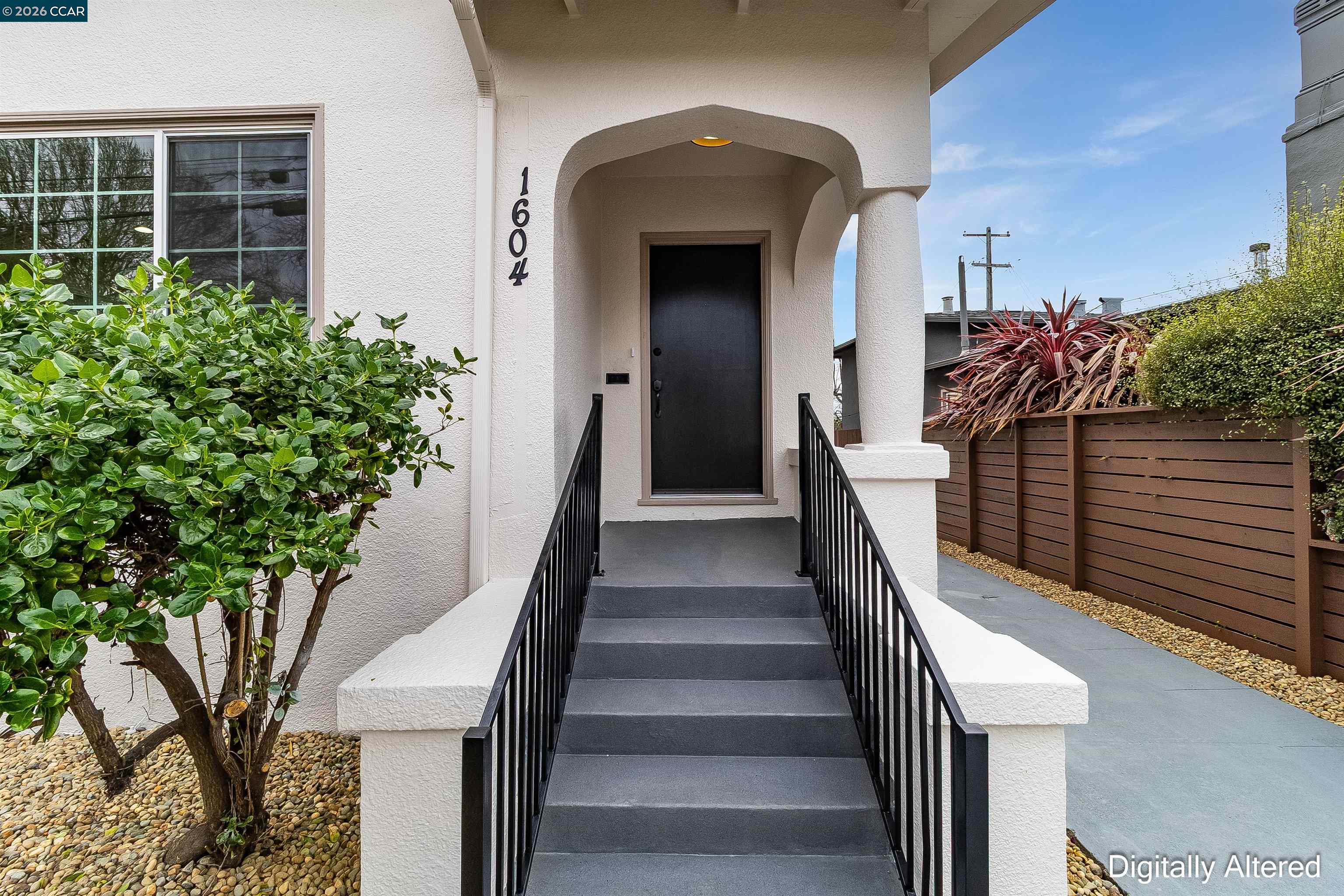 Detail Gallery Image 3 of 43 For 1604 Dwight Way, Berkeley,  CA 94703 - 2 Beds | 1 Baths