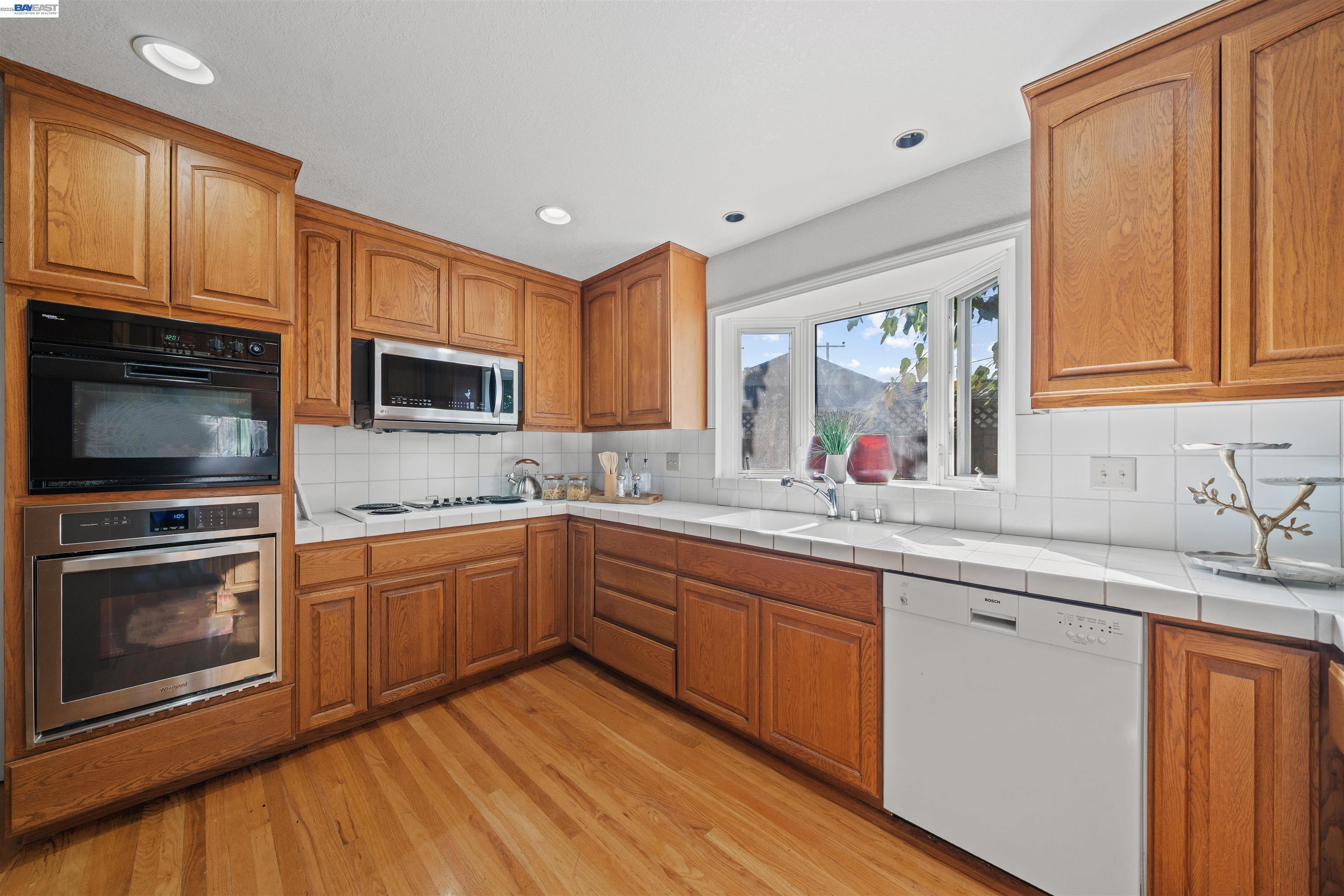 Detail Gallery Image 15 of 48 For 3393 Sutton Loop, Fremont,  CA 94536 - 4 Beds | 3 Baths