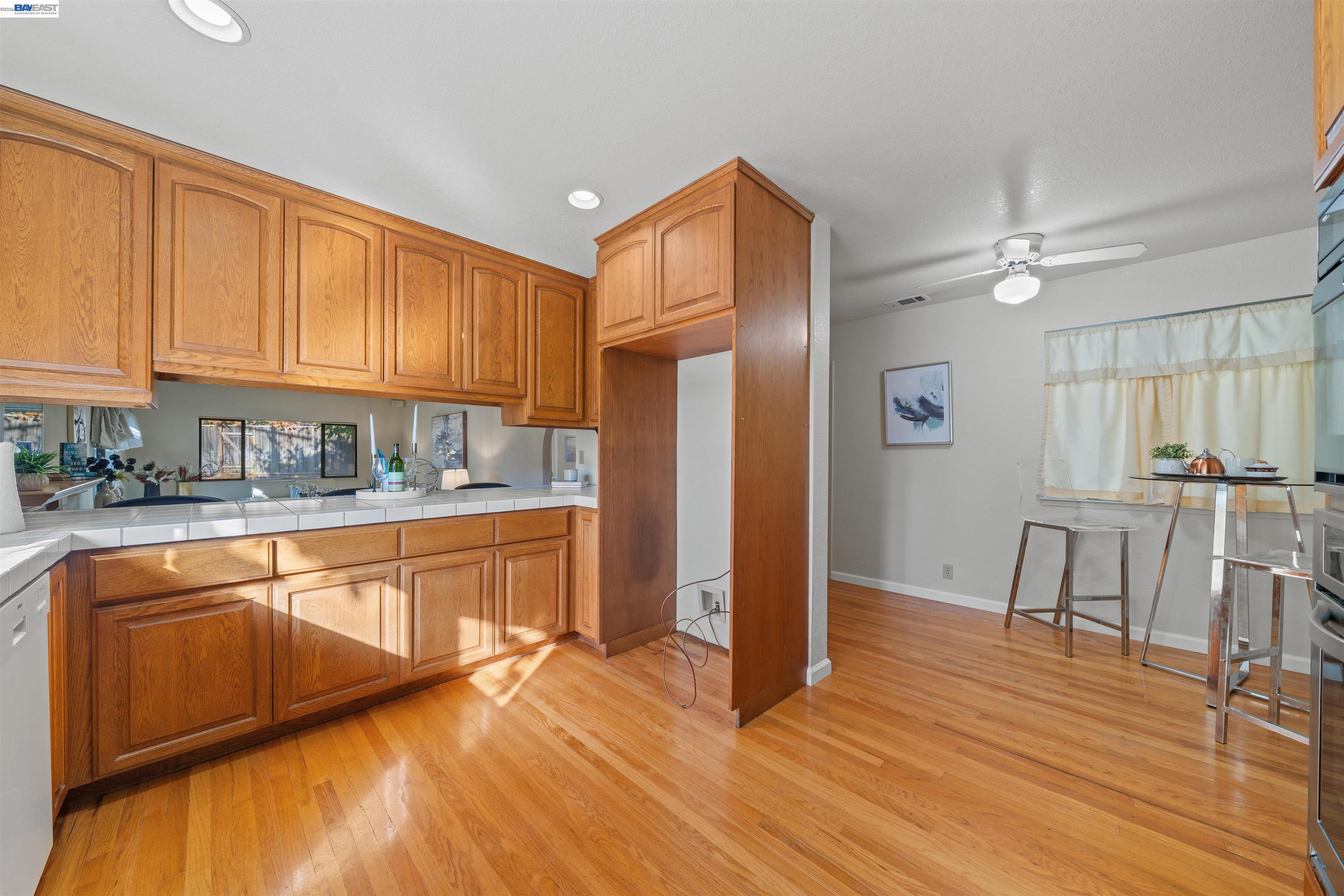 Detail Gallery Image 16 of 48 For 3393 Sutton Loop, Fremont,  CA 94536 - 4 Beds | 3 Baths