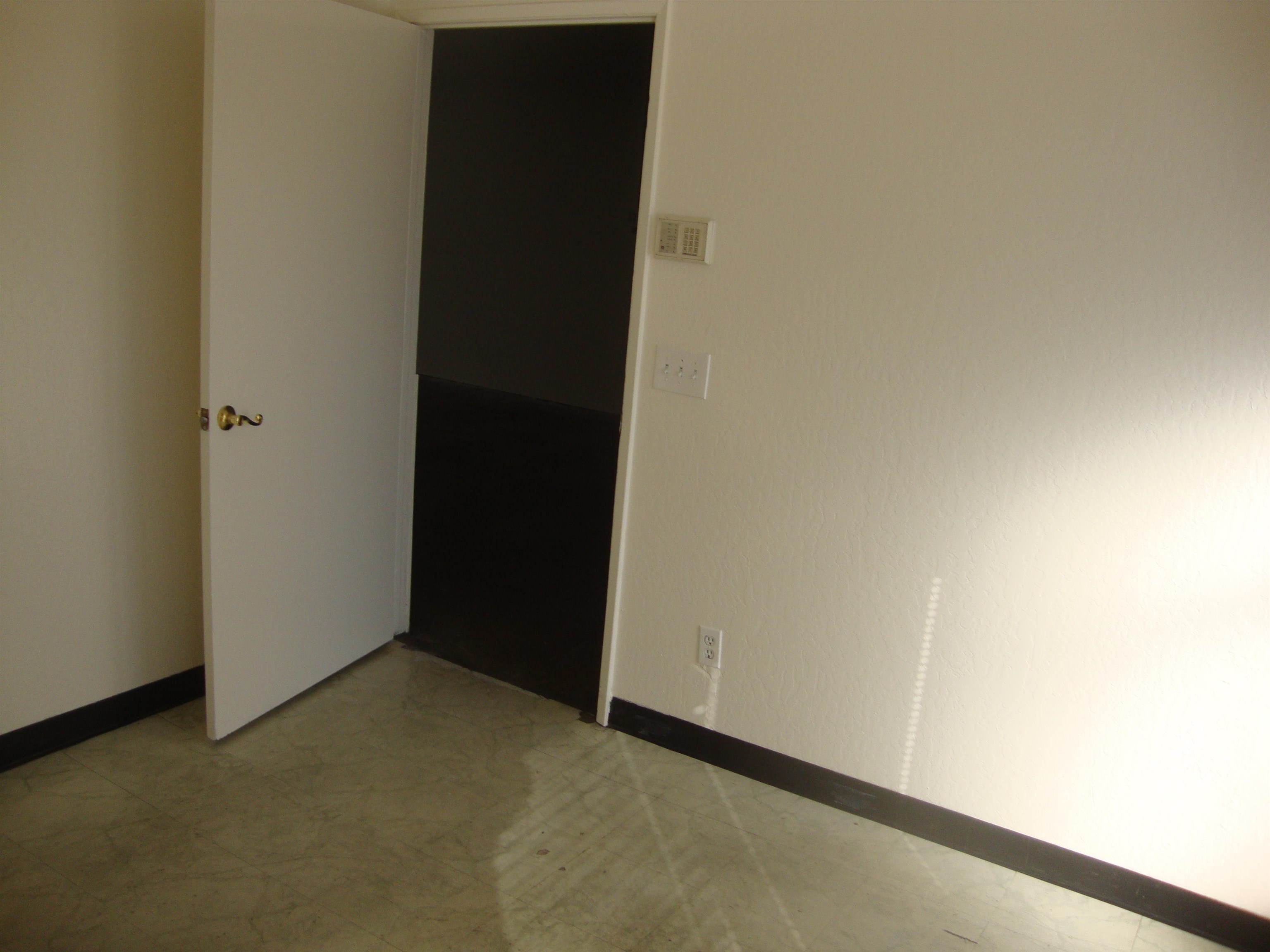 Detail Gallery Image 9 of 9 For 2519 W Winton Ave #2e, Hayward,  CA 94545 - – Beds | – Baths