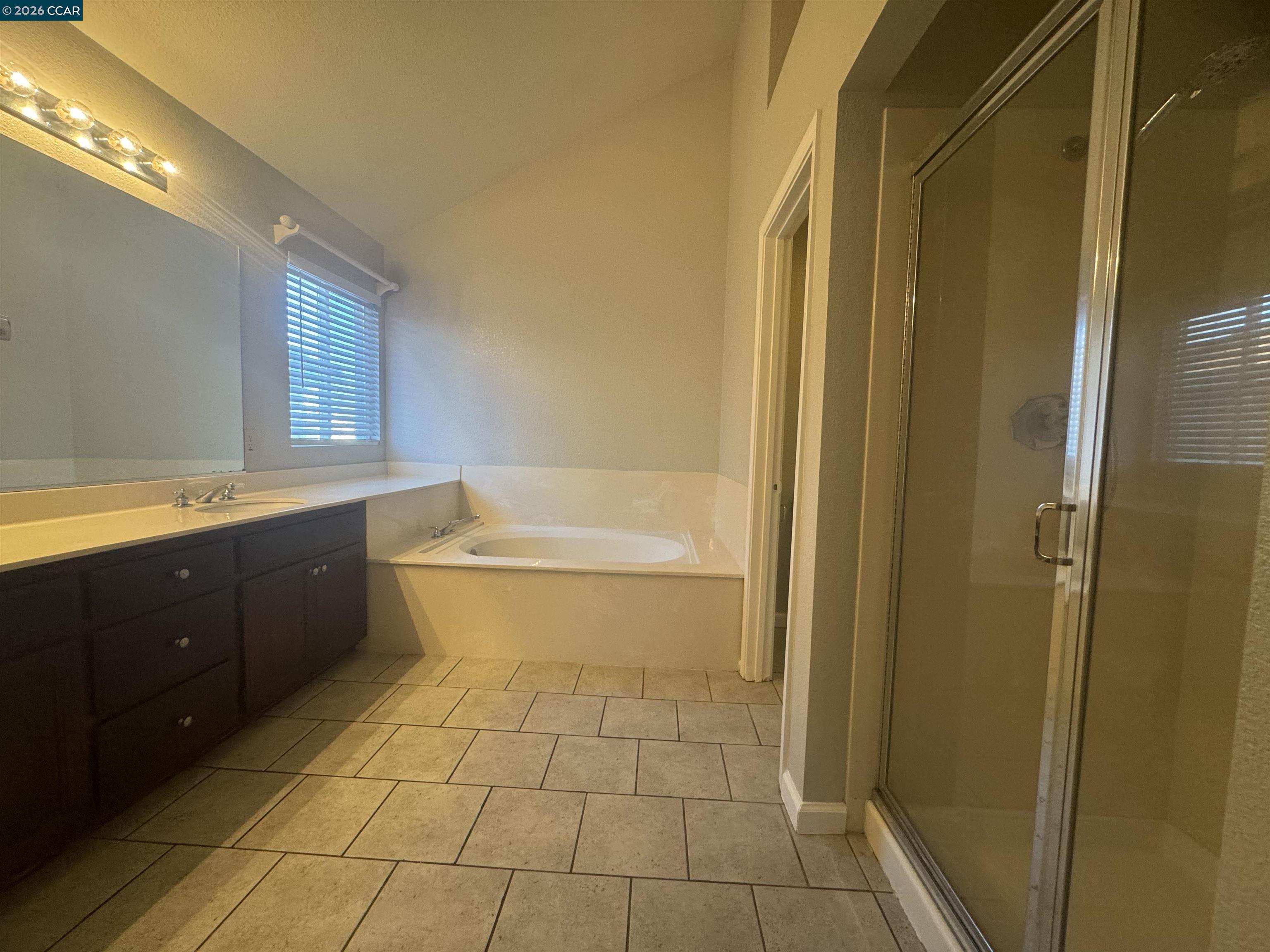 Detail Gallery Image 8 of 10 For 4504 Muledeer Ct, Antioch,  CA 94509 - 5 Beds | 3 Baths