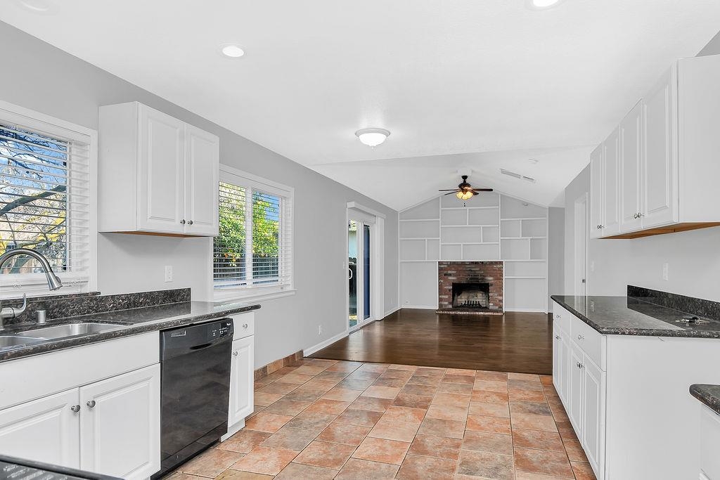 Detail Gallery Image 13 of 37 For 912 Rhine Way, Oakley,  CA 94561 - 4 Beds | 2/1 Baths