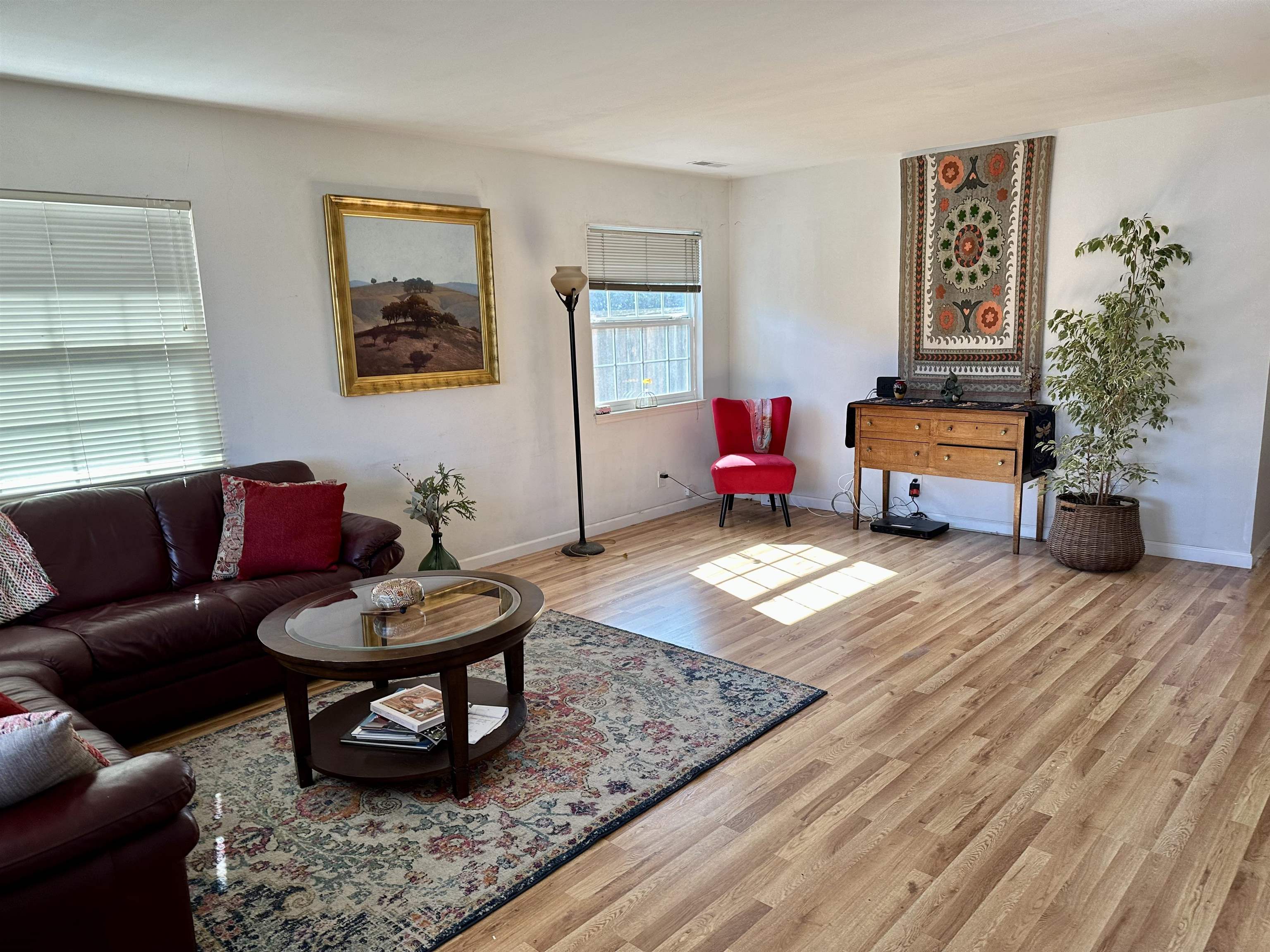 Detail Gallery Image 3 of 5 For 865 Bower Ct, Livermore,  CA 94550 - 3 Beds | 2 Baths