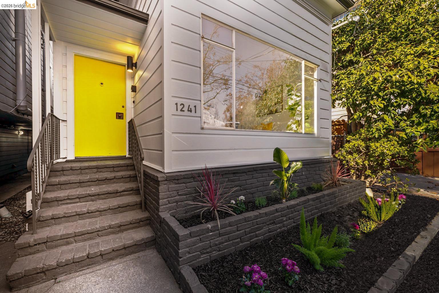 Front Image Thumbnail for EB41123892