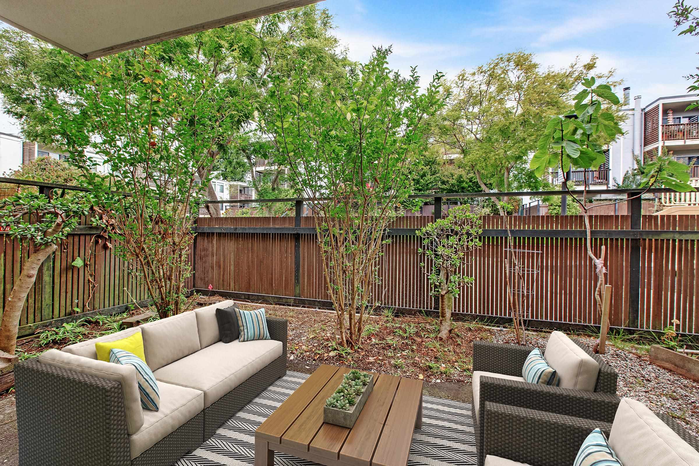 Detail Gallery Image 4 of 19 For 1540 Ofarrell St #1,  San Francisco,  CA 94115 - 3 Beds | 2 Baths