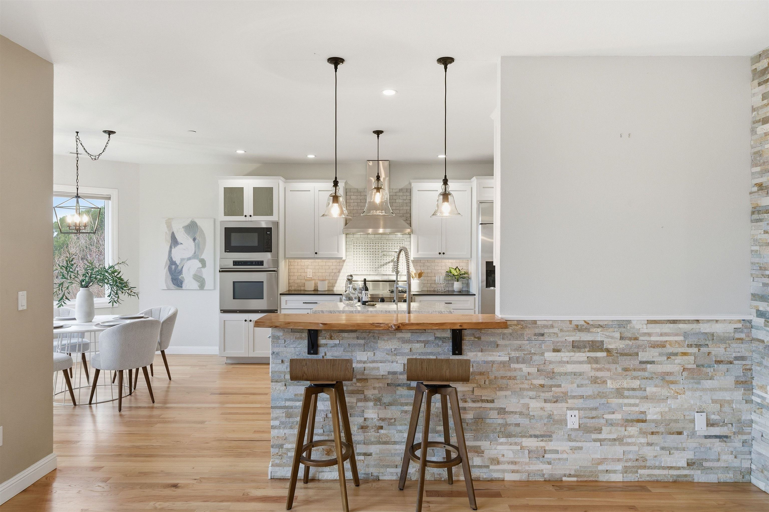 Detail Gallery Image 10 of 49 For 24785 Fairview Ave, Hayward,  CA 94542 - 3 Beds | 2 Baths