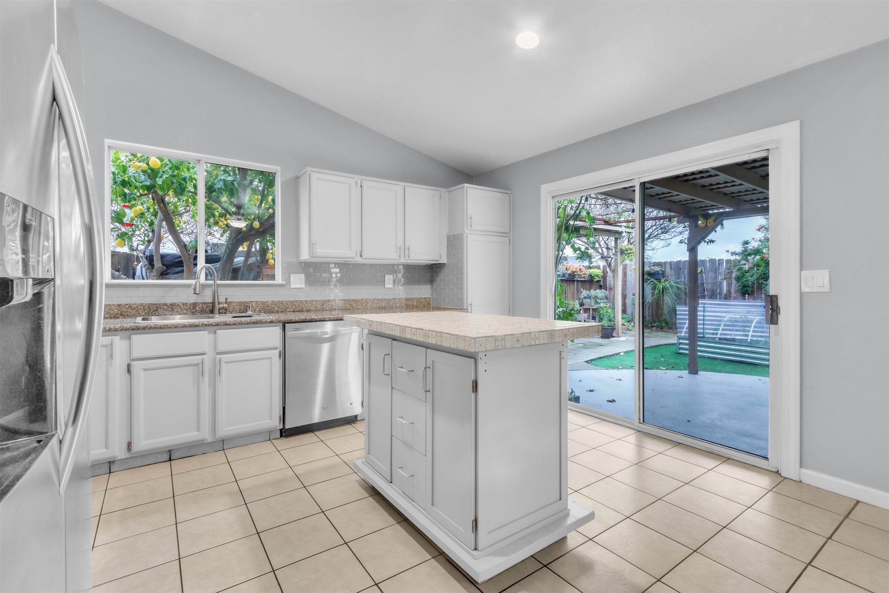 Detail Gallery Image 12 of 42 For 14061 Jasper St, Lathrop,  CA 95330 - 3 Beds | 2 Baths