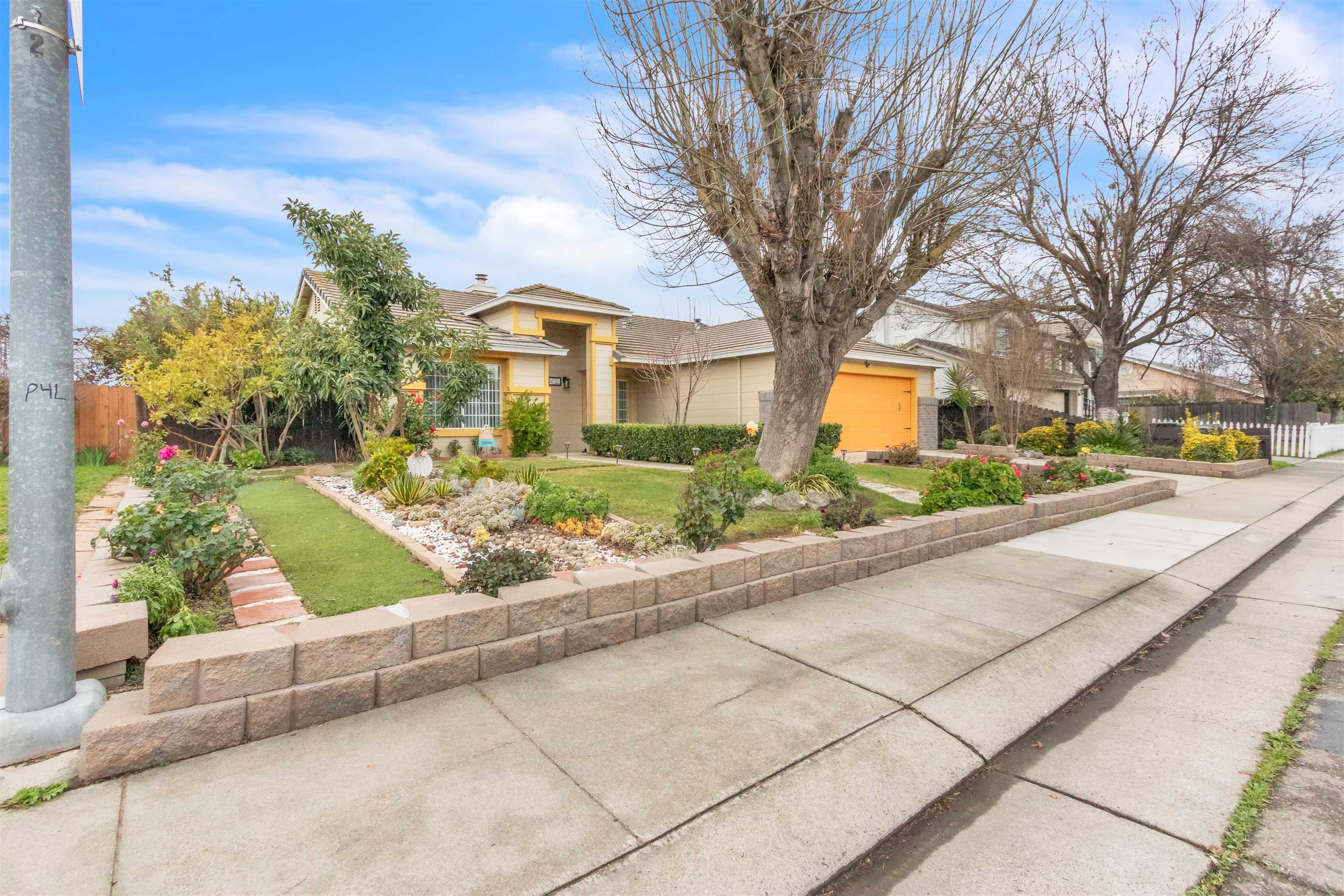 Detail Gallery Image 3 of 42 For 14061 Jasper St, Lathrop,  CA 95330 - 3 Beds | 2 Baths