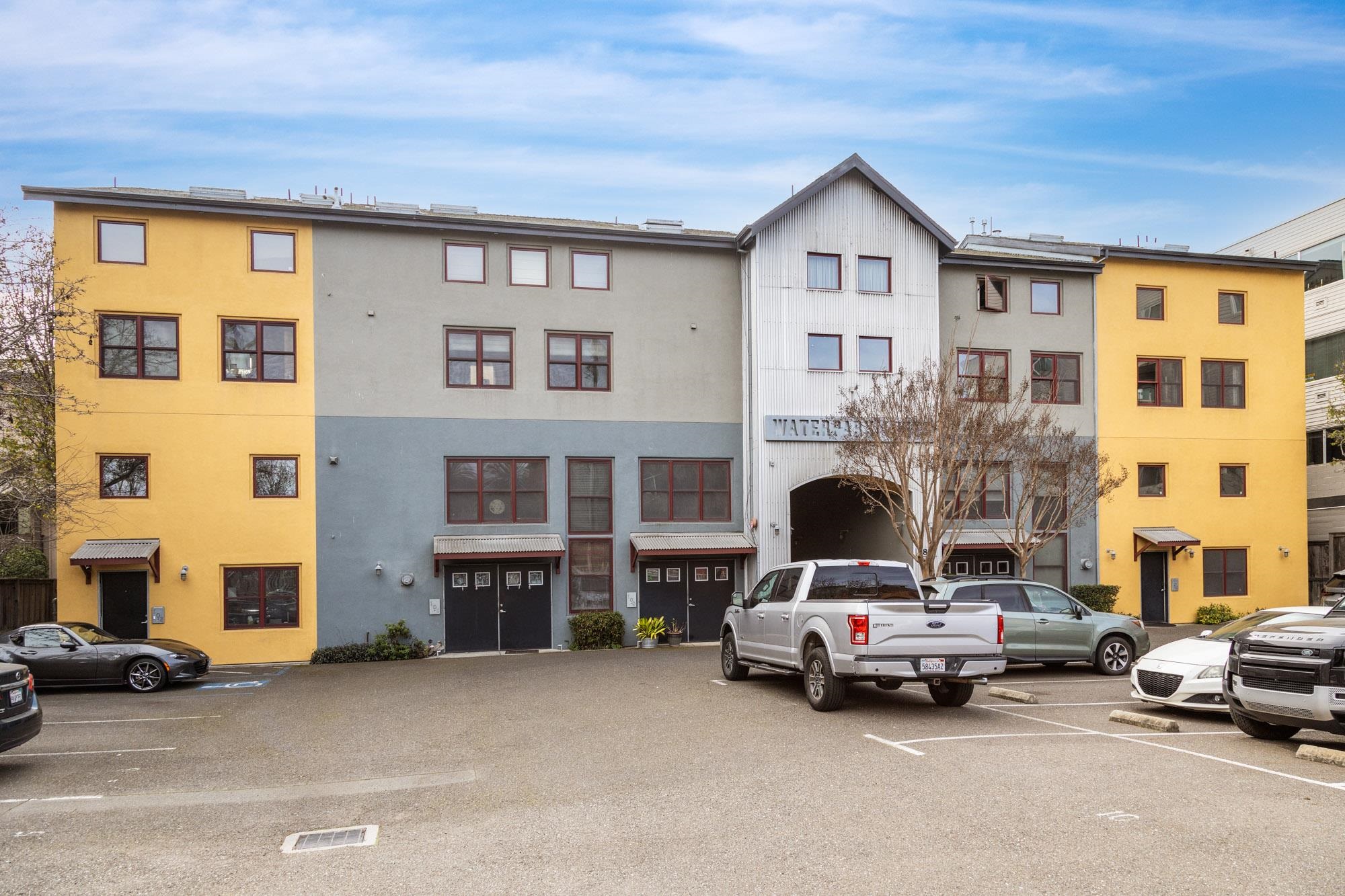 Detail Gallery Image 2 of 28 For 2875 Glascock St #209,  Oakland,  CA 94601 - 2 Beds | 2 Baths