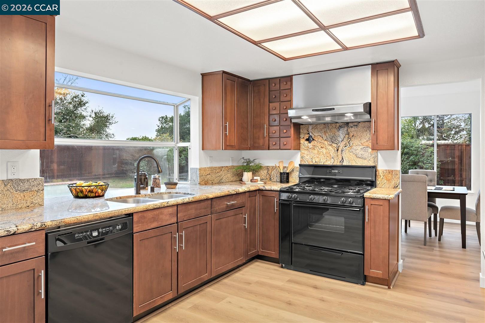 Detail Gallery Image 16 of 56 For 5104 Carriage Way, Antioch,  CA 94531 - 4 Beds | 3 Baths