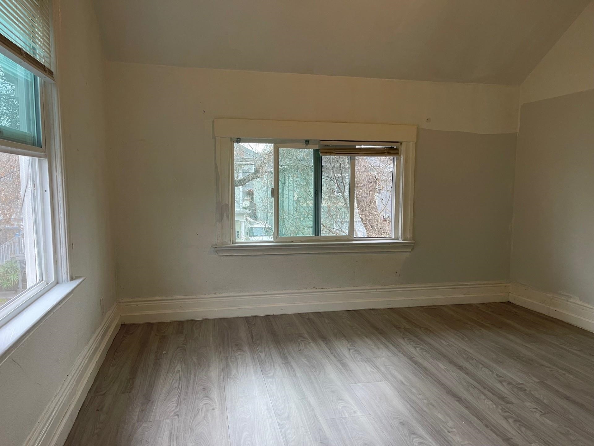 Detail Gallery Image 5 of 12 For 717 Brockhurst St, Oakland,  CA 94609 - – Beds | – Baths