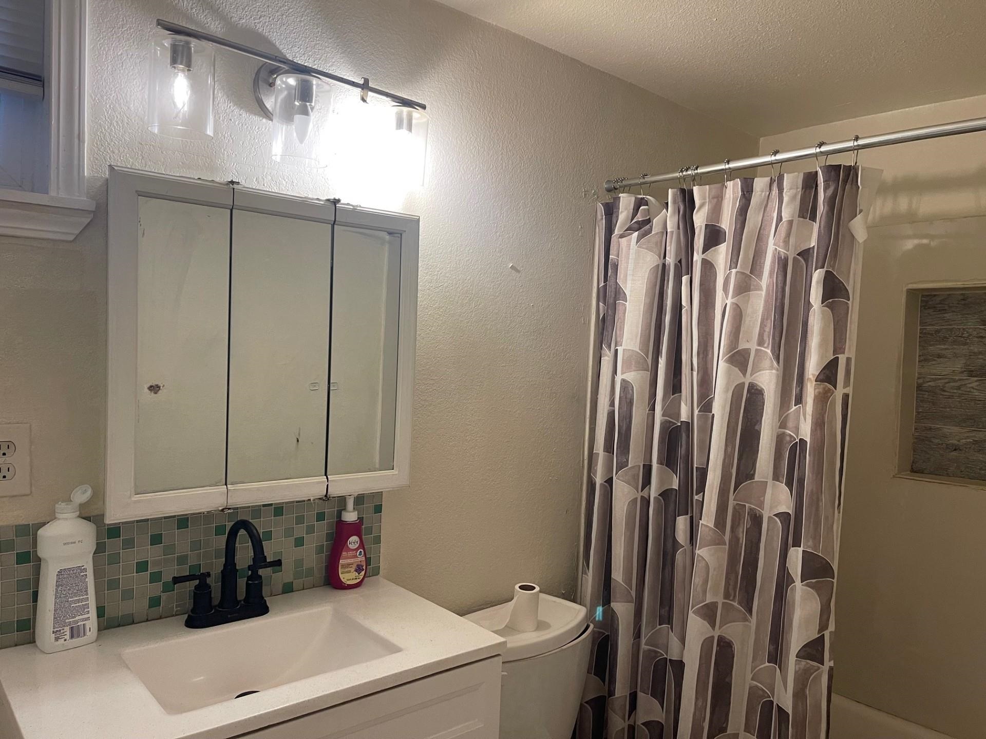 Detail Gallery Image 8 of 12 For 717 Brockhurst St, Oakland,  CA 94609 - – Beds | – Baths