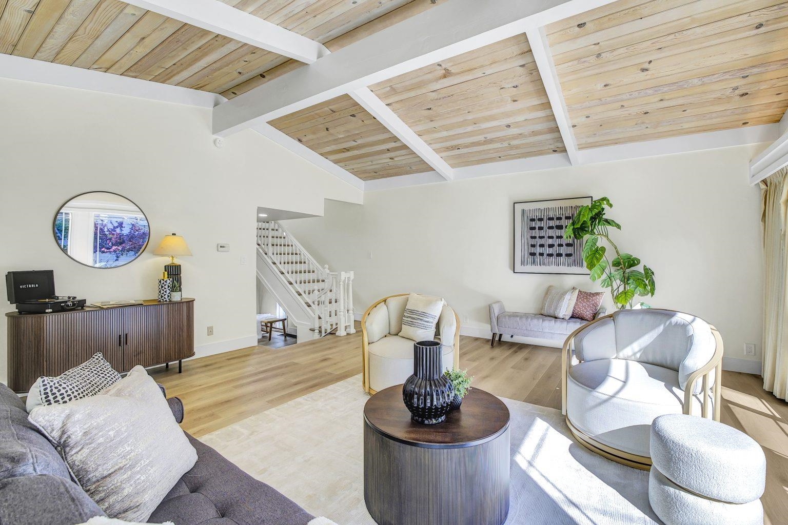 Detail Gallery Image 15 of 38 For 6635 Banning Dr, Oakland,  CA 94611 - 2 Beds | 1/1 Baths