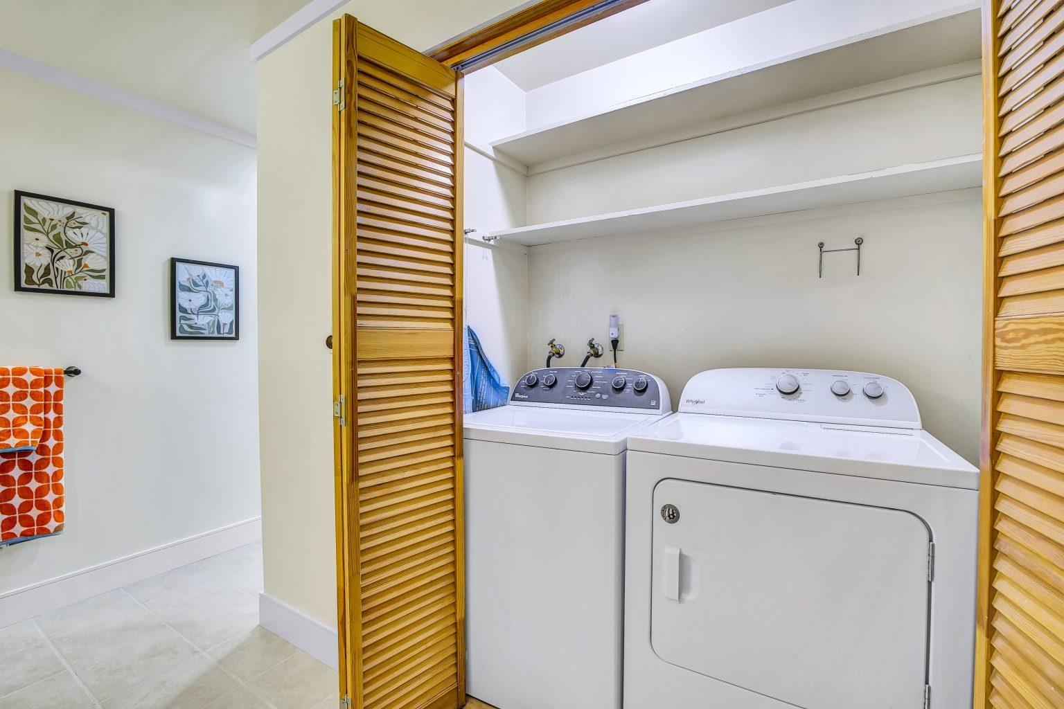 Detail Gallery Image 19 of 38 For 6635 Banning Dr, Oakland,  CA 94611 - 2 Beds | 1/1 Baths