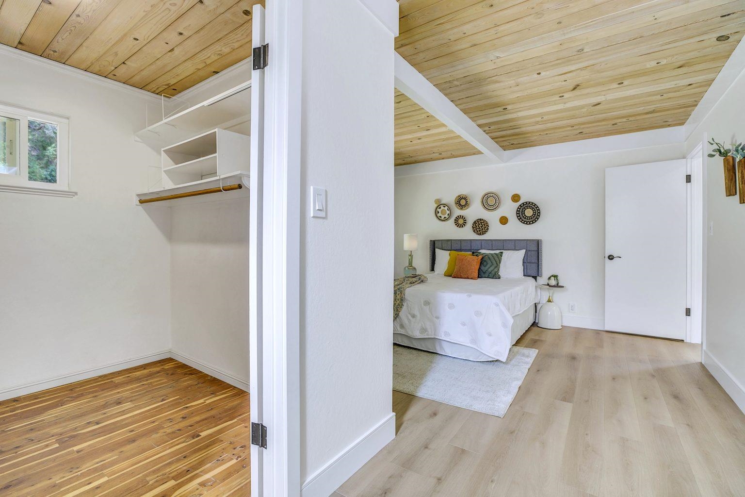 Detail Gallery Image 30 of 38 For 6635 Banning Dr, Oakland,  CA 94611 - 2 Beds | 1/1 Baths