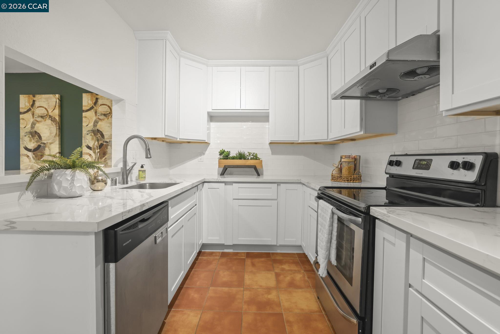 322 Hanover Ave UNIT 107, Oakland, CA, 94606